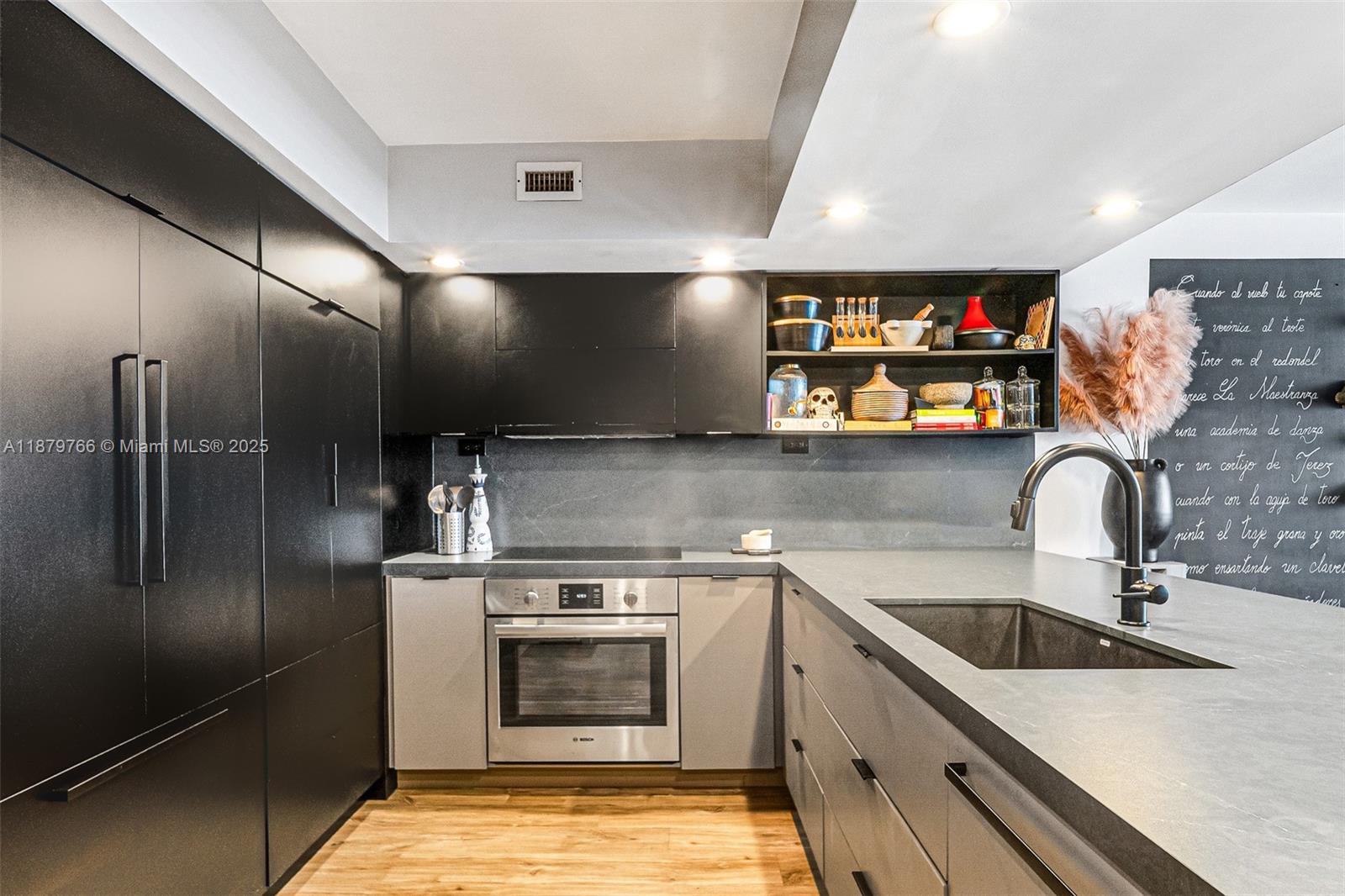 5600 Collins Ave #12E Miami Beach, FL 33140