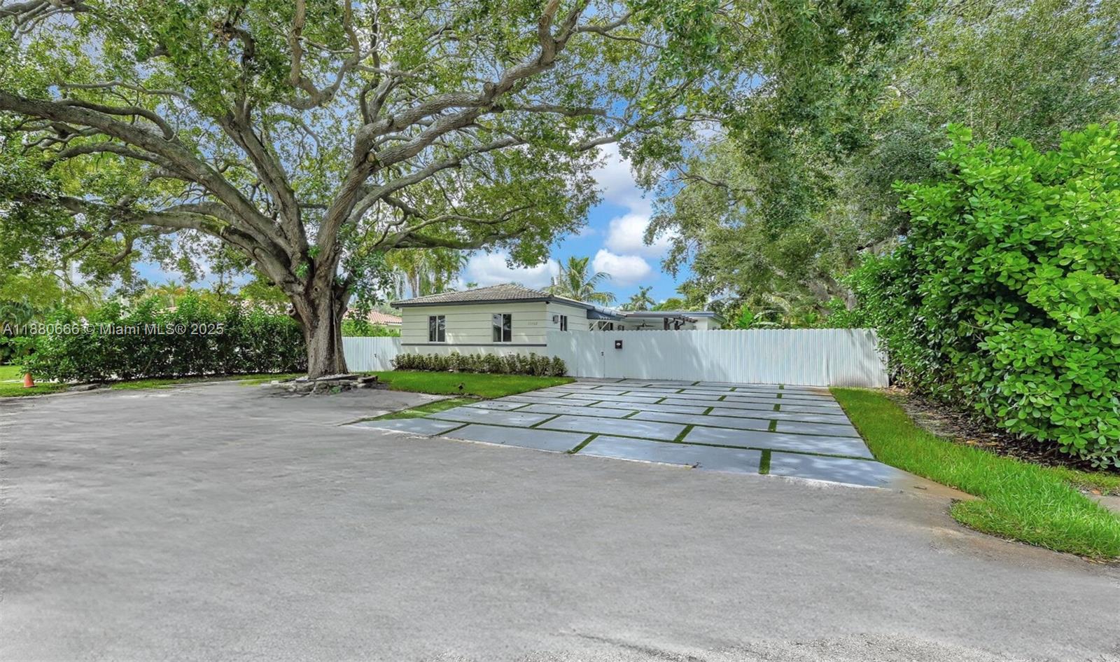 11102 NE 9th Ct