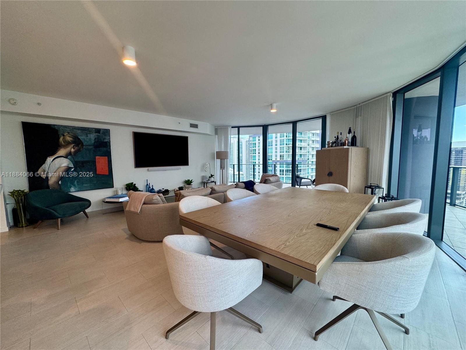 image Brickell Flatiron Condo11