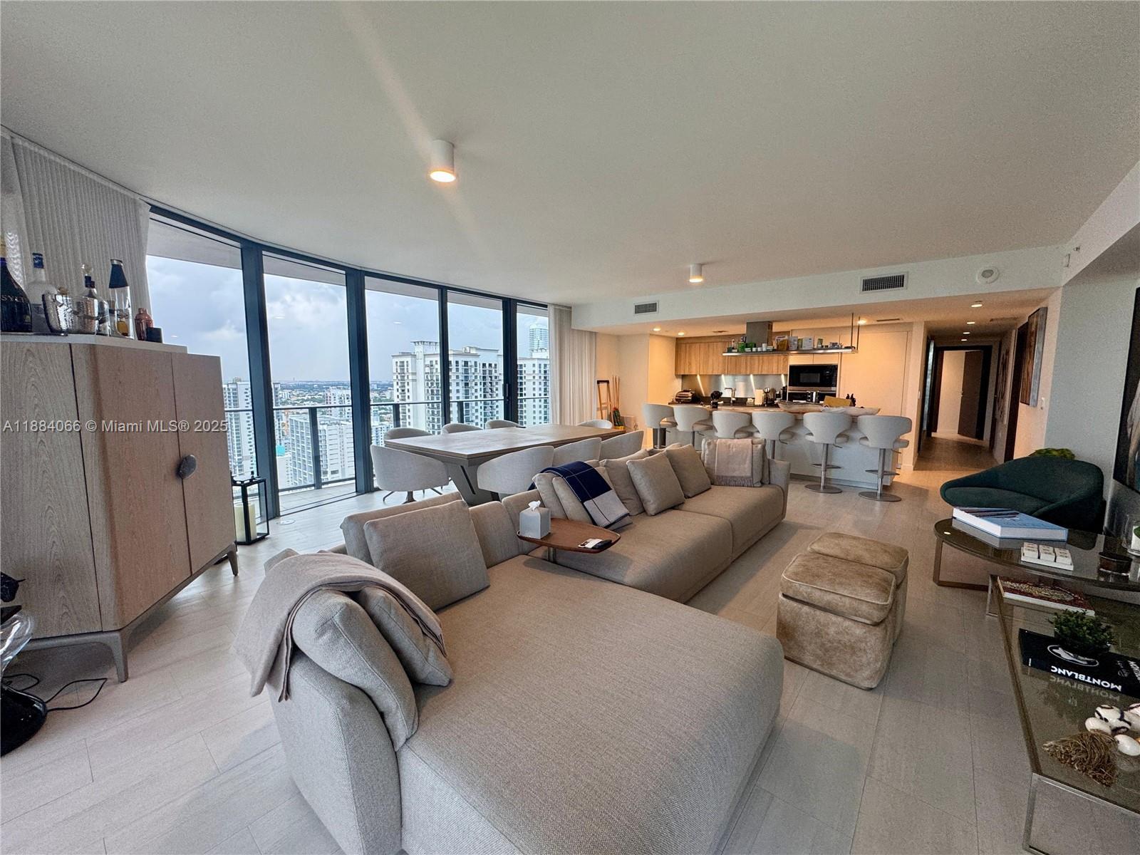 image Brickell Flatiron Condo14