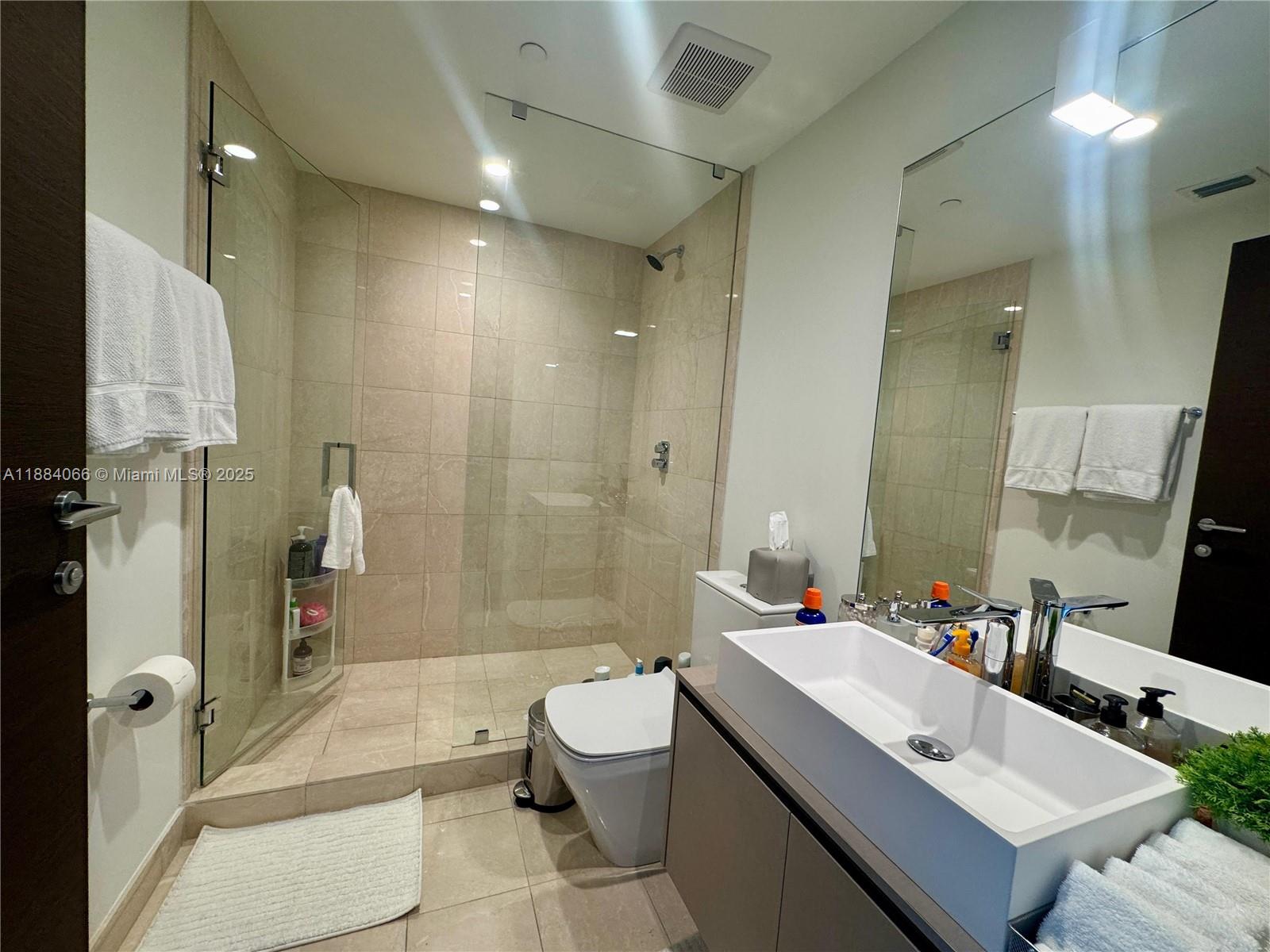 image Brickell Flatiron Condo22