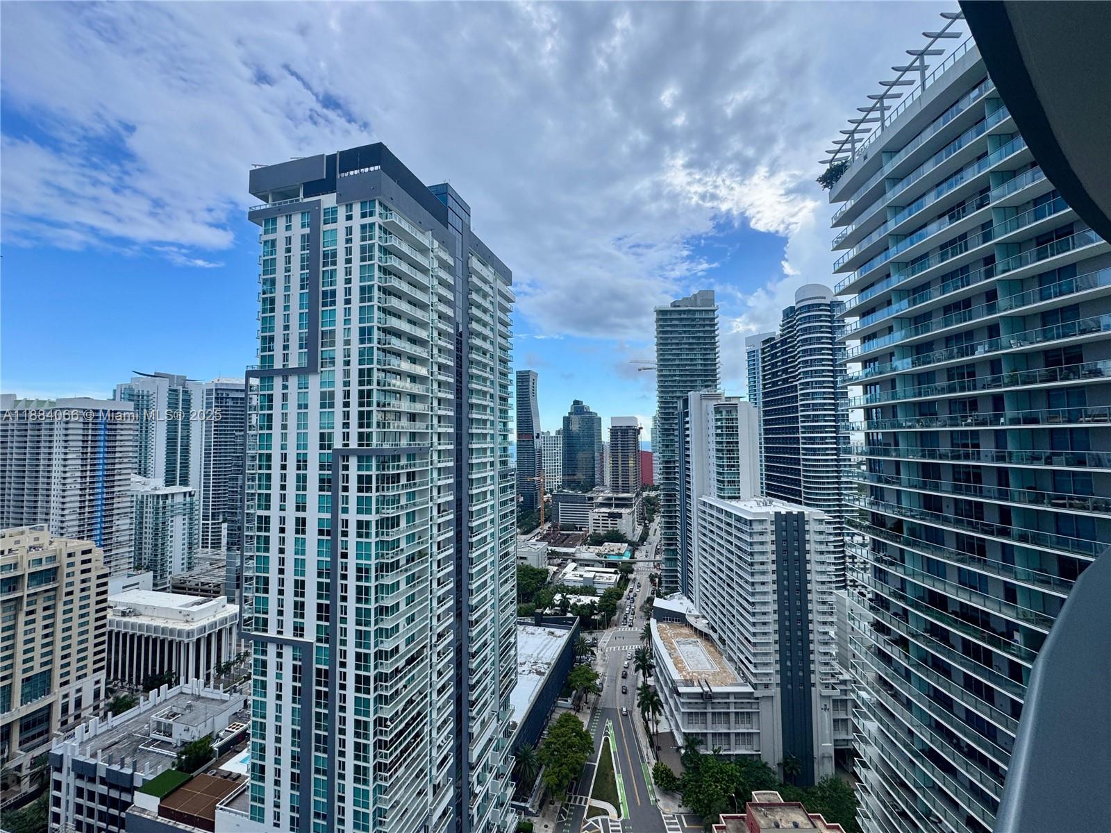 image Brickell Flatiron Condo4