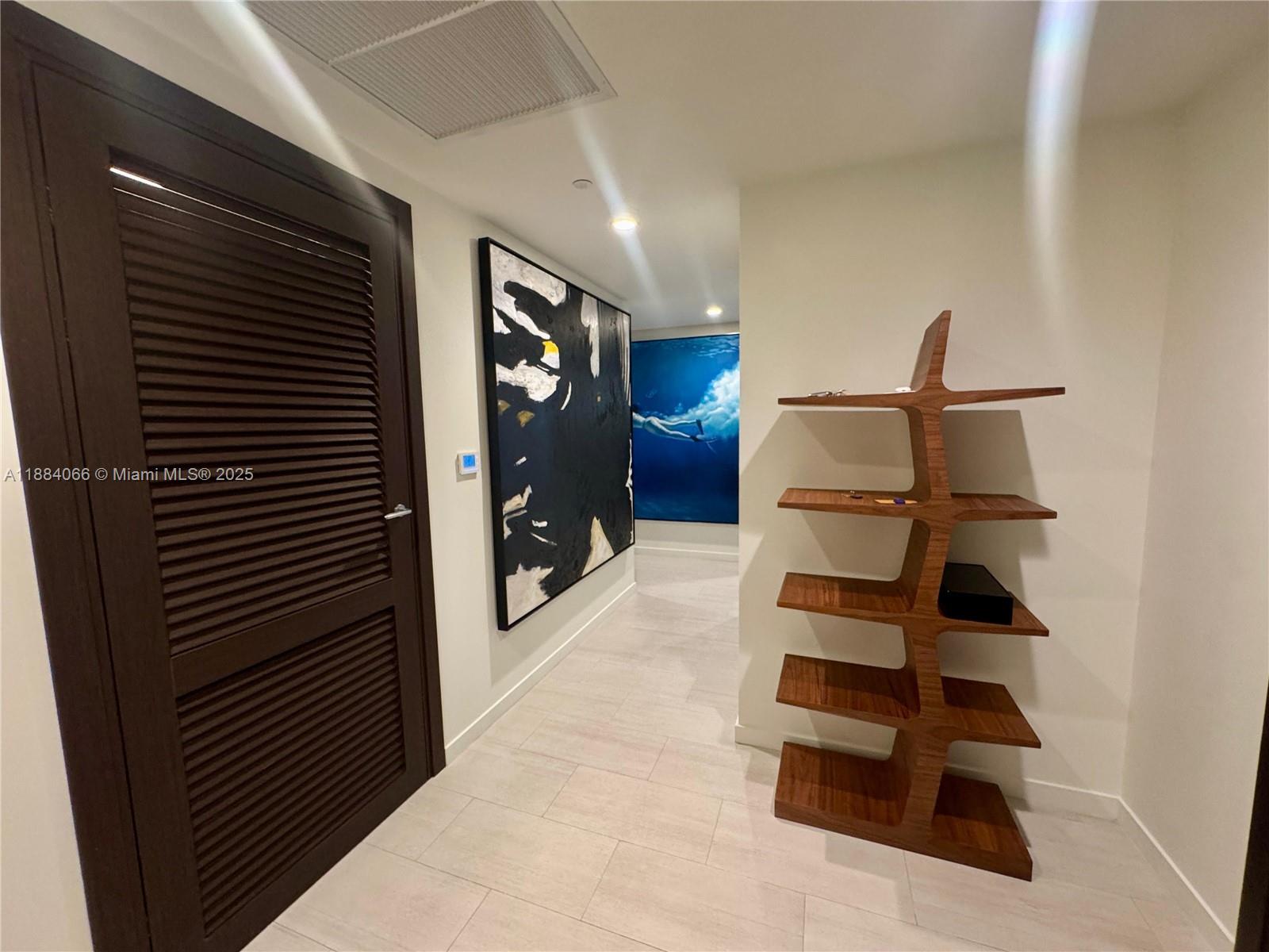 image Brickell Flatiron Condo6