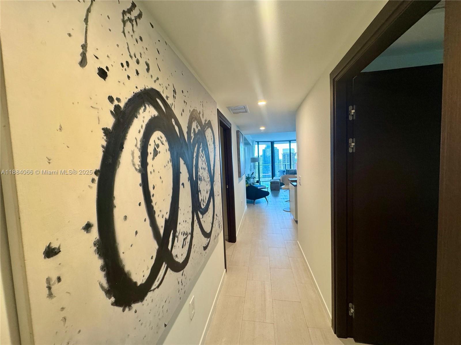 image Brickell Flatiron Condo7