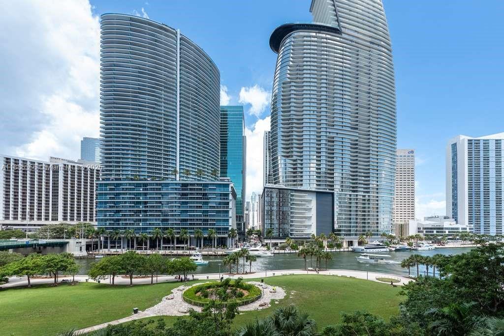 475 Brickell Ave #514