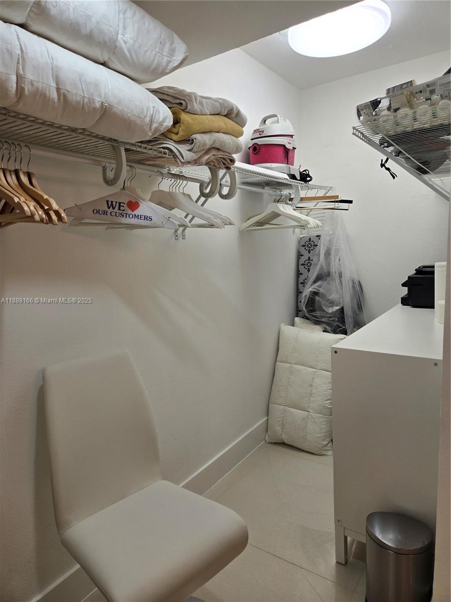 20379 W Country Clb Dr #2531 Aventura, FL 33180