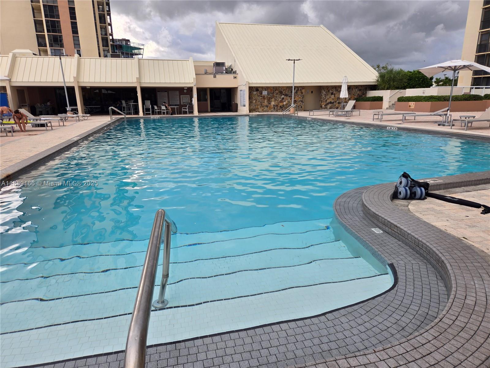 20379 W Country Clb Dr #2531 Aventura, FL 33180