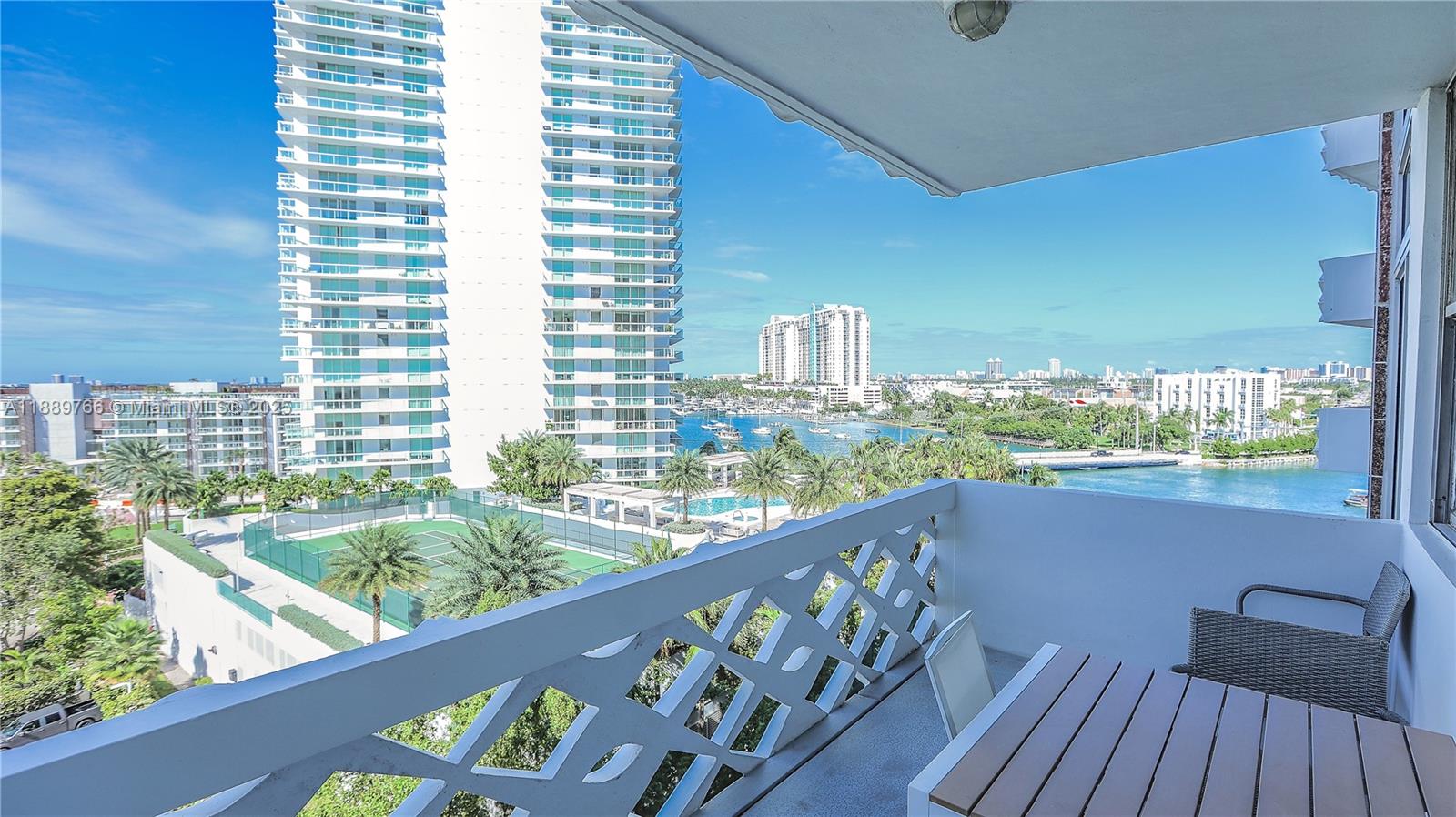 20 Island Ave #704