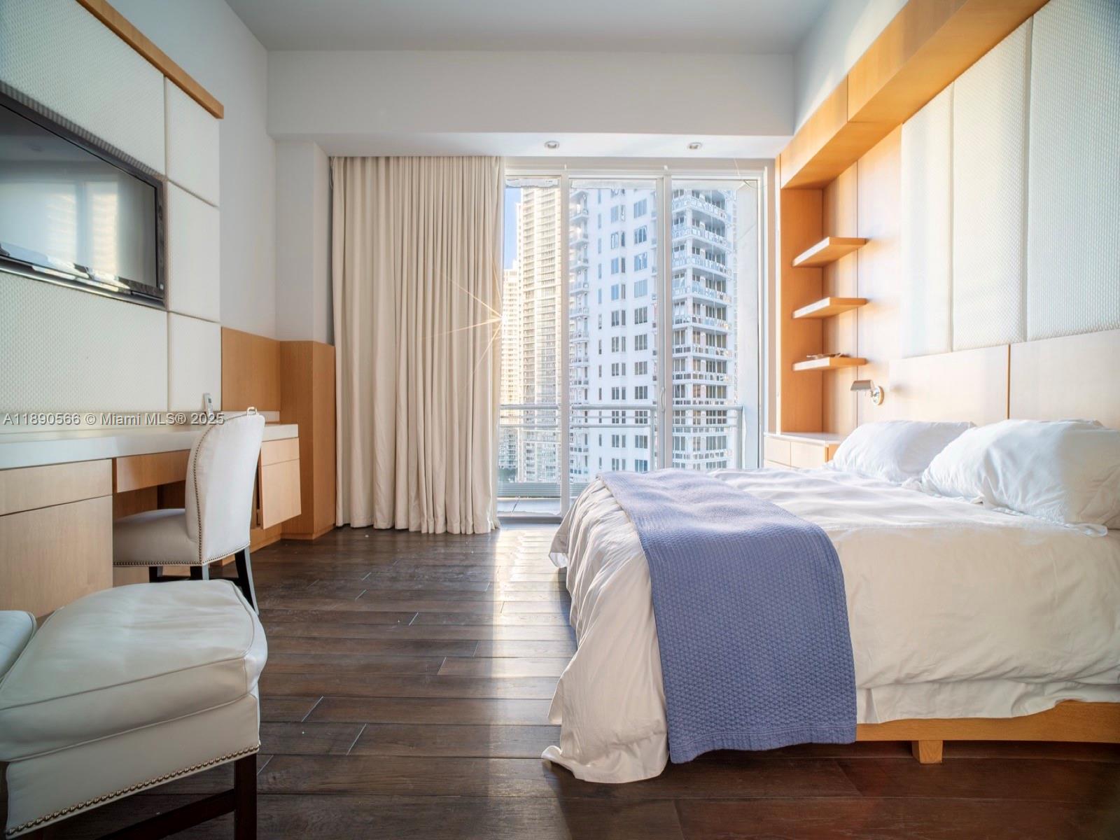 900 Brickell Key Blvd #2204 Miami, FL 33131