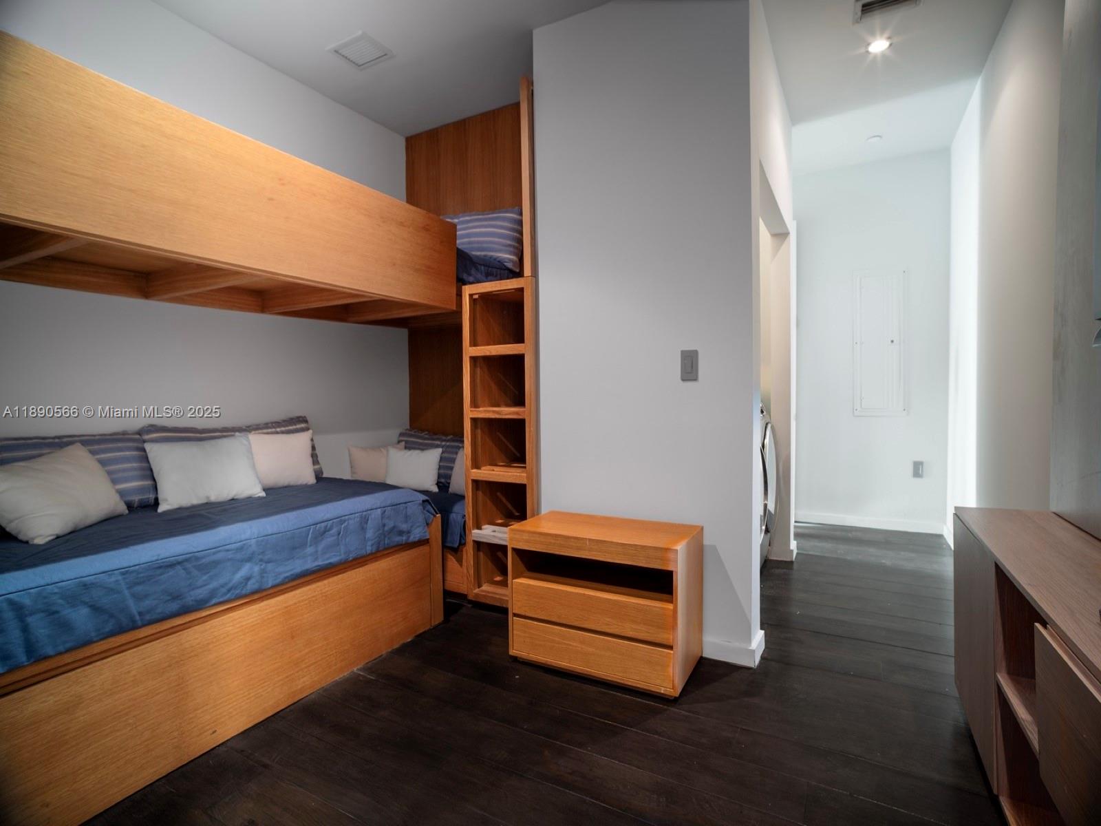 900 Brickell Key Blvd #2204 Miami, FL 33131