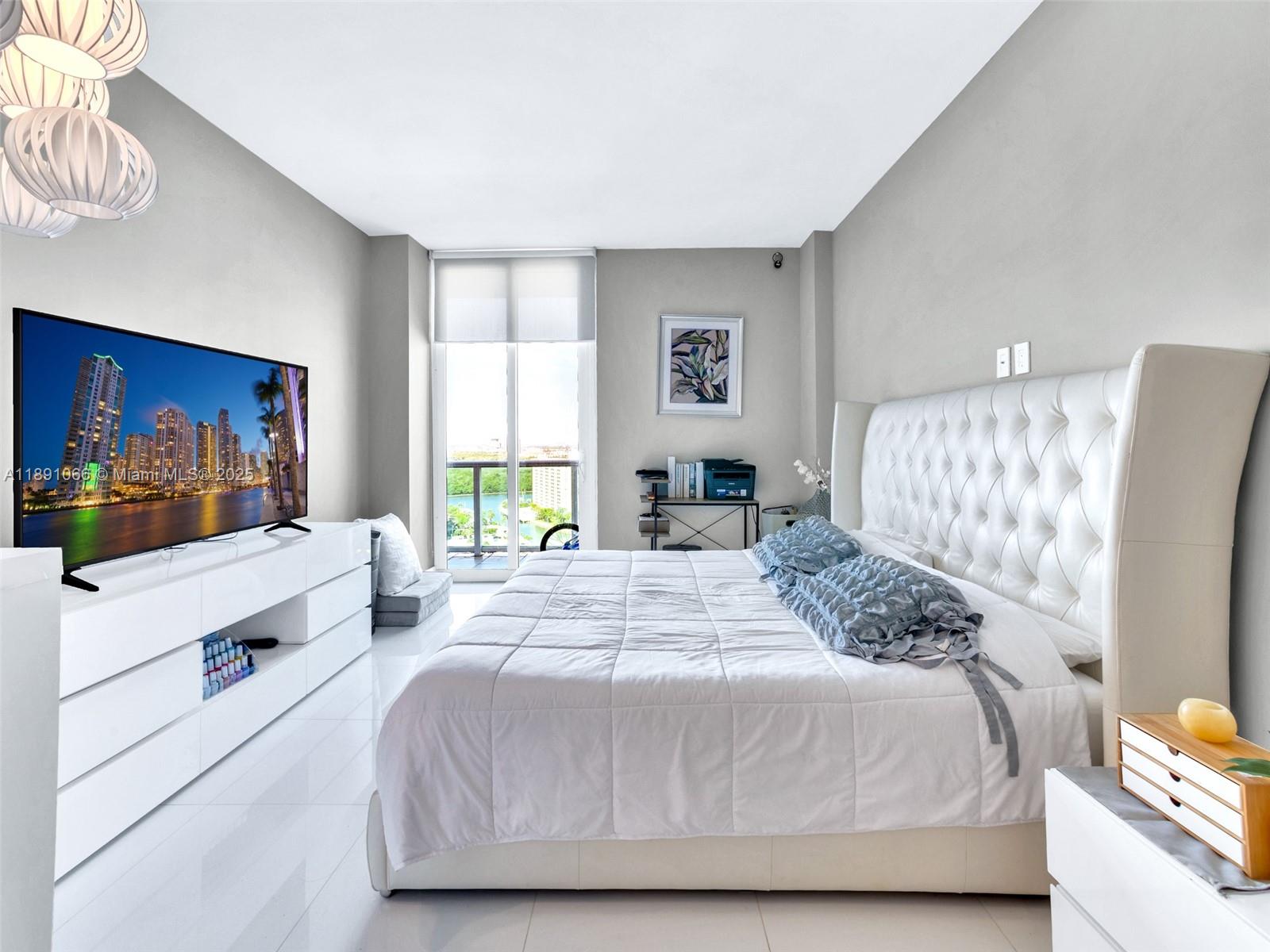 image Arlen House East12