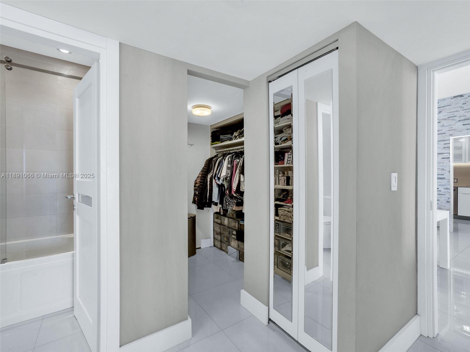 image Arlen House East15