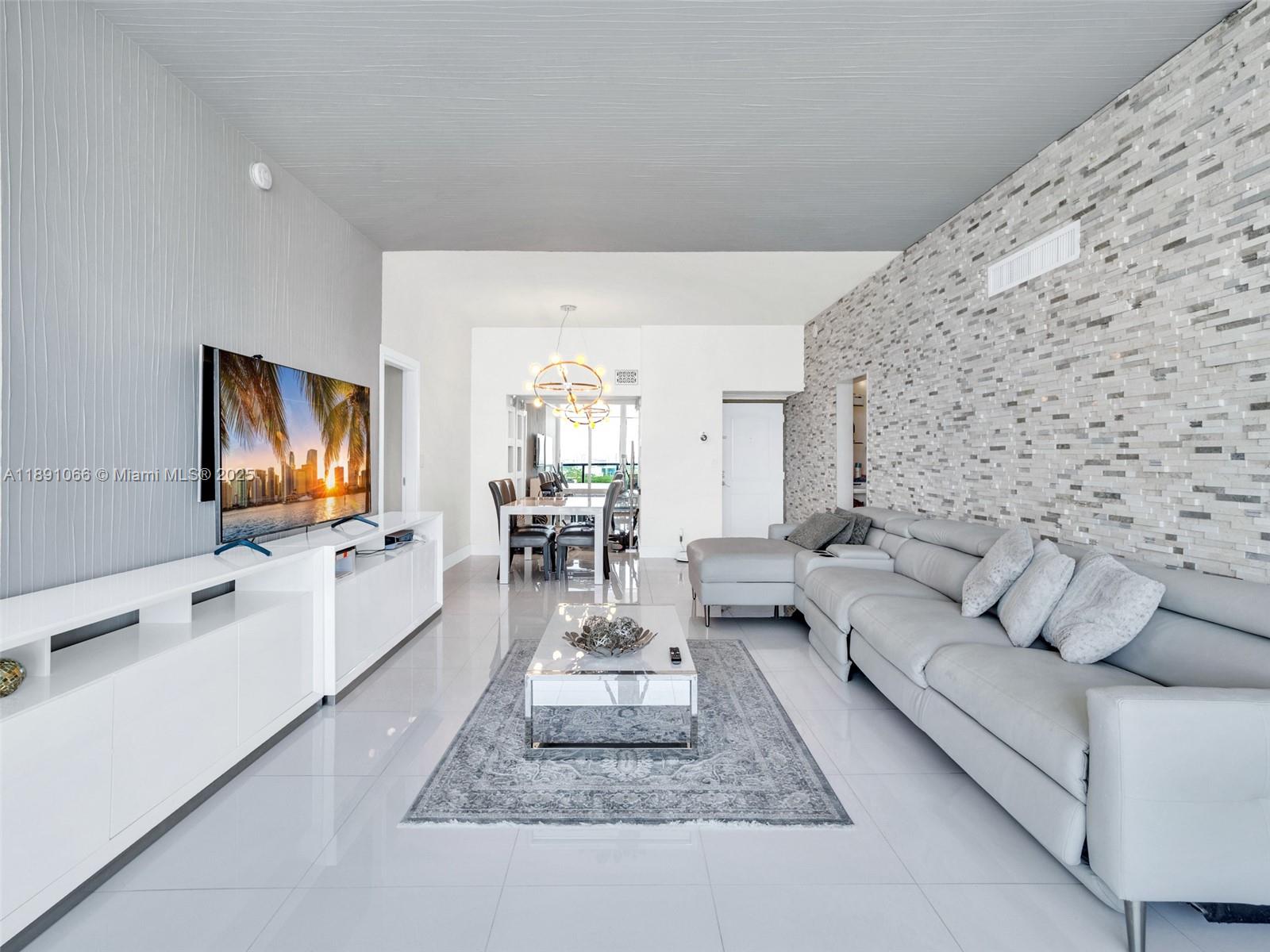 image Arlen House East1