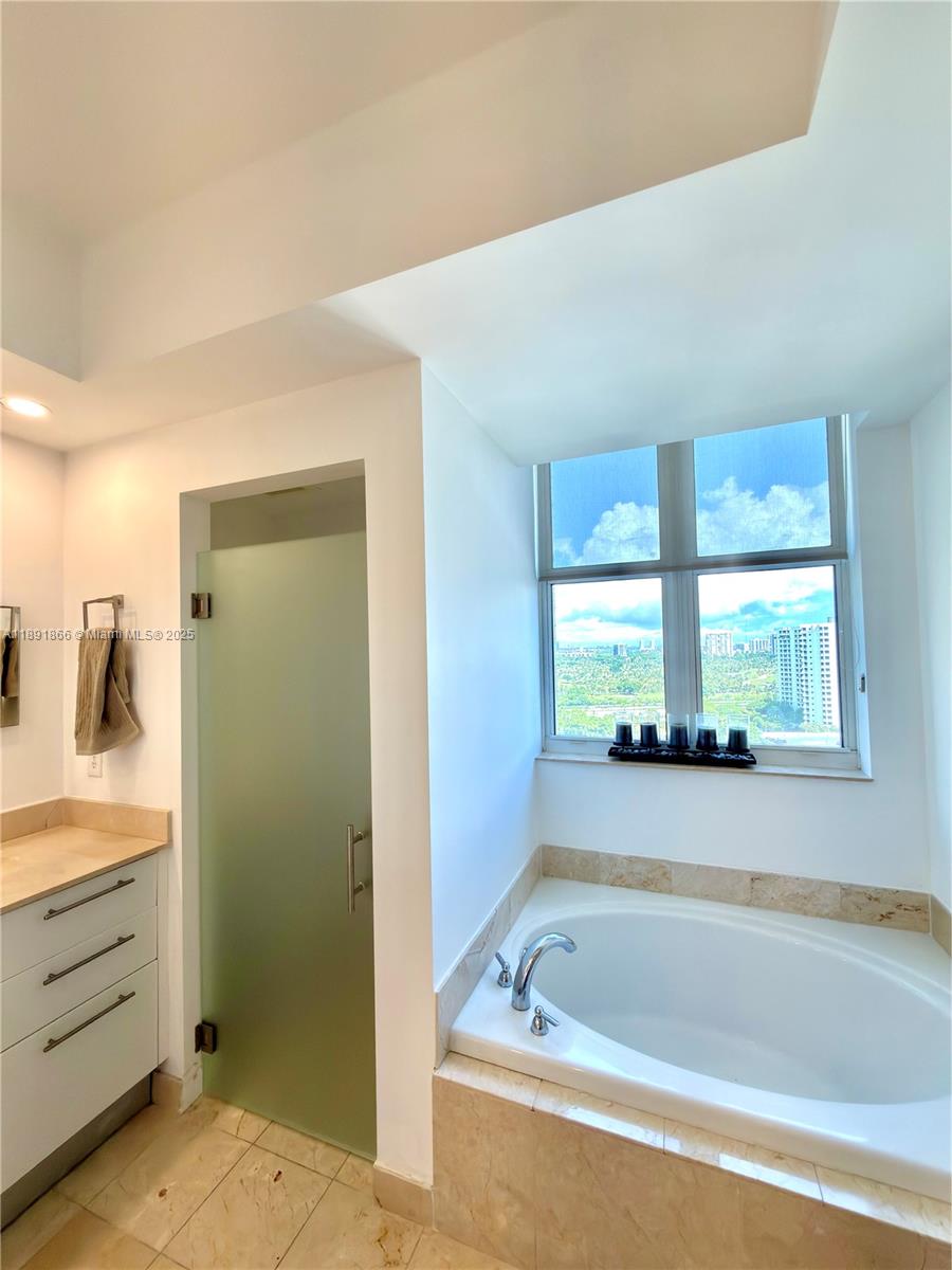 image Aventura Marina Condo25