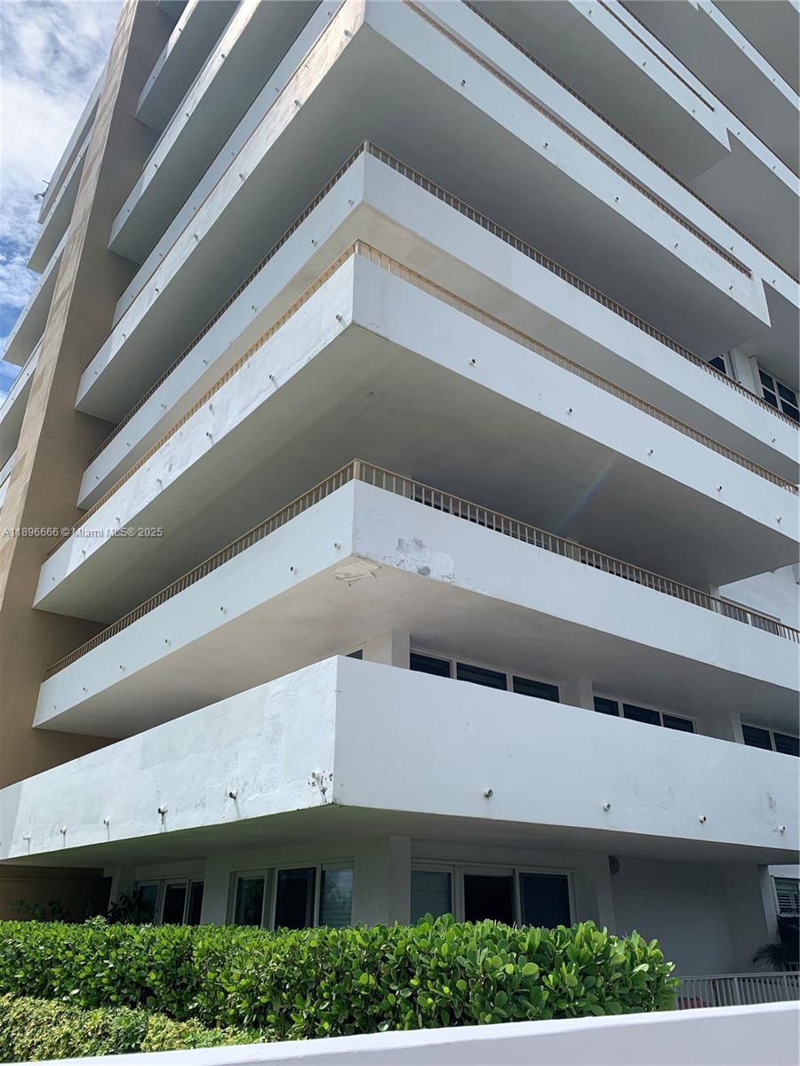 image Commodore Club East11