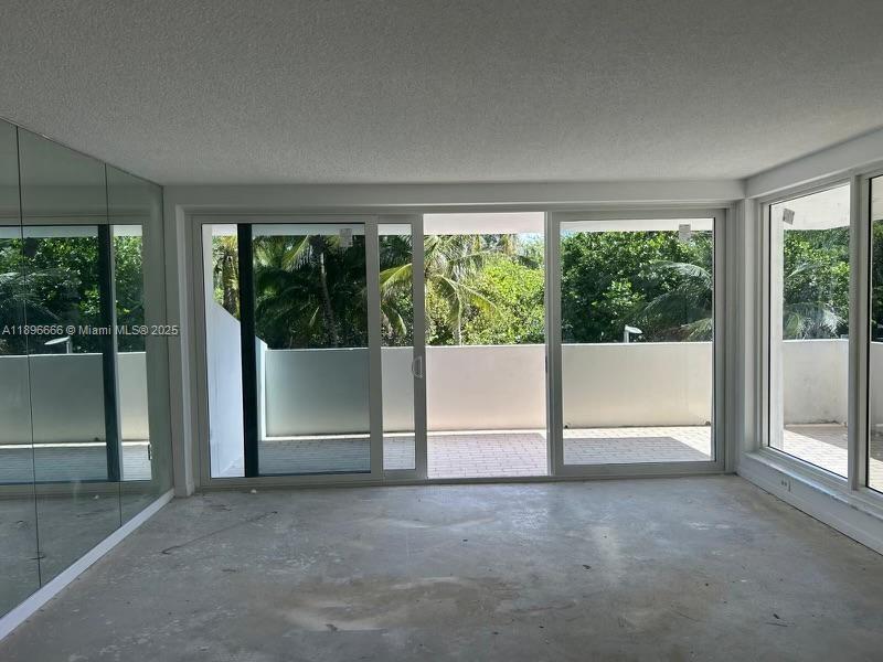 image Commodore Club East1