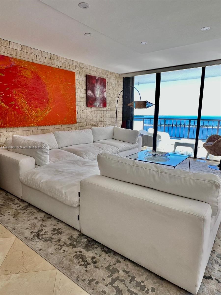 1581 Brickell Ave #2005
