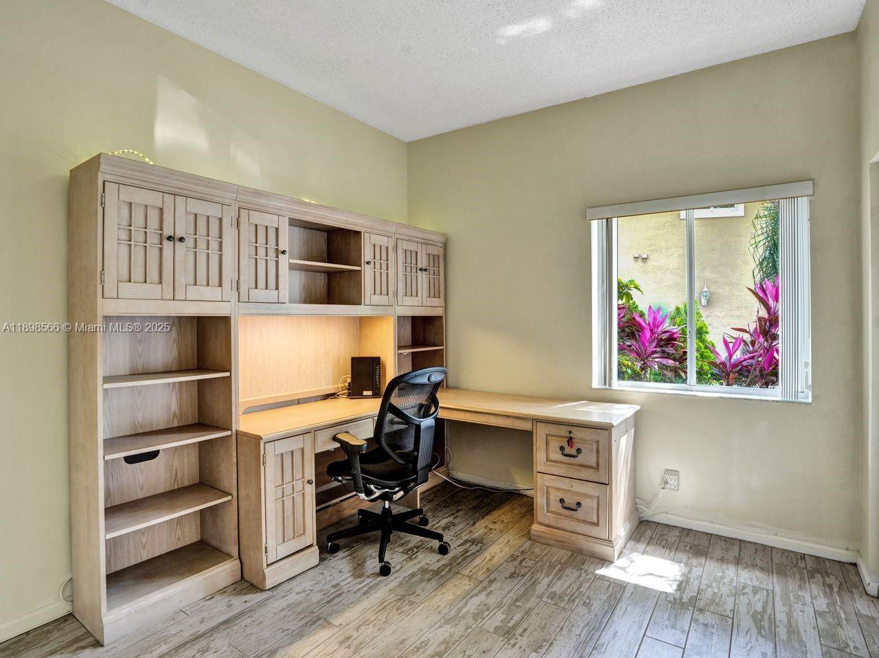 15831 SW 10th St Pembroke Pines, FL 33027