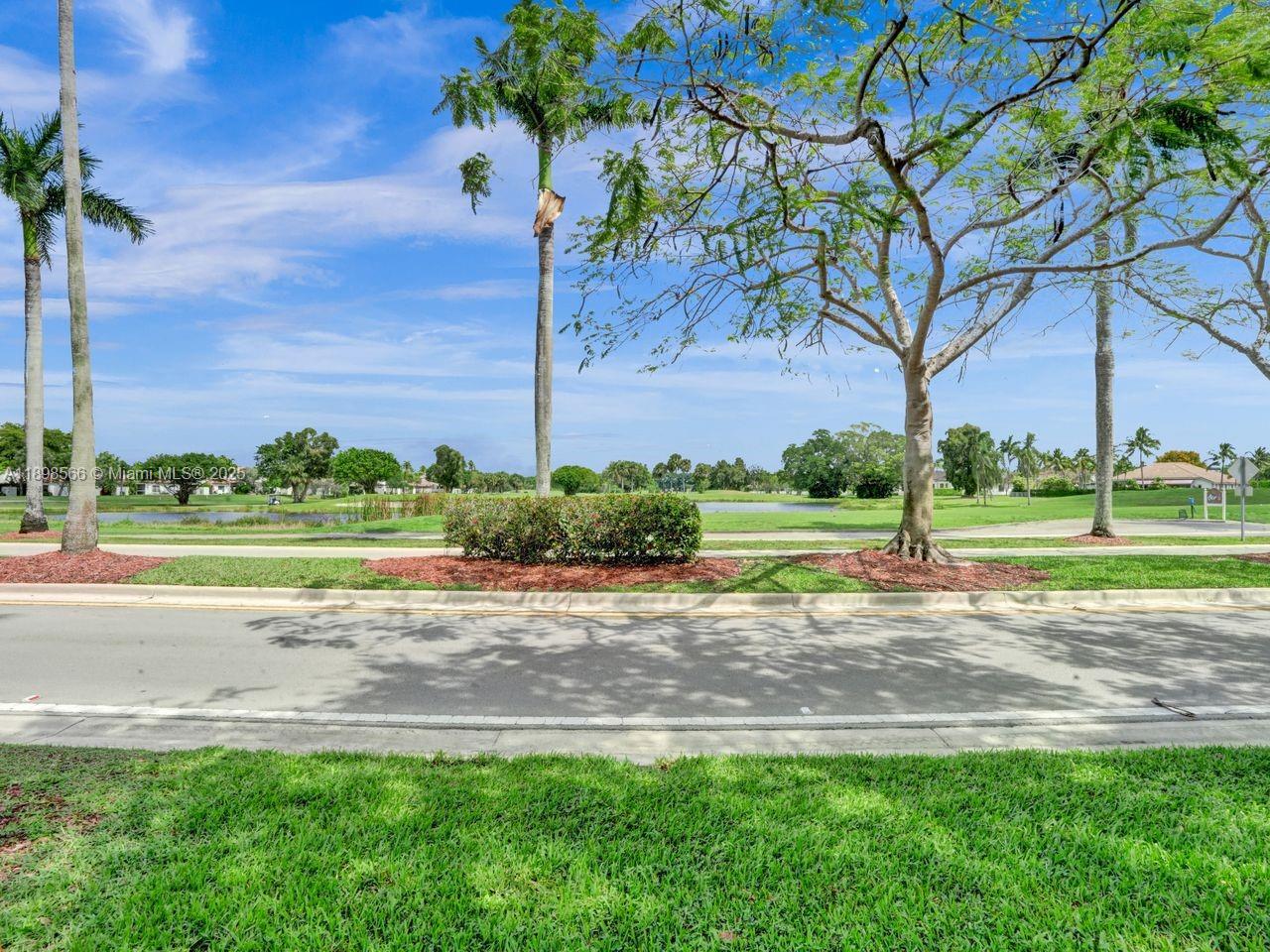 15831 SW 10th St Pembroke Pines, FL 33027