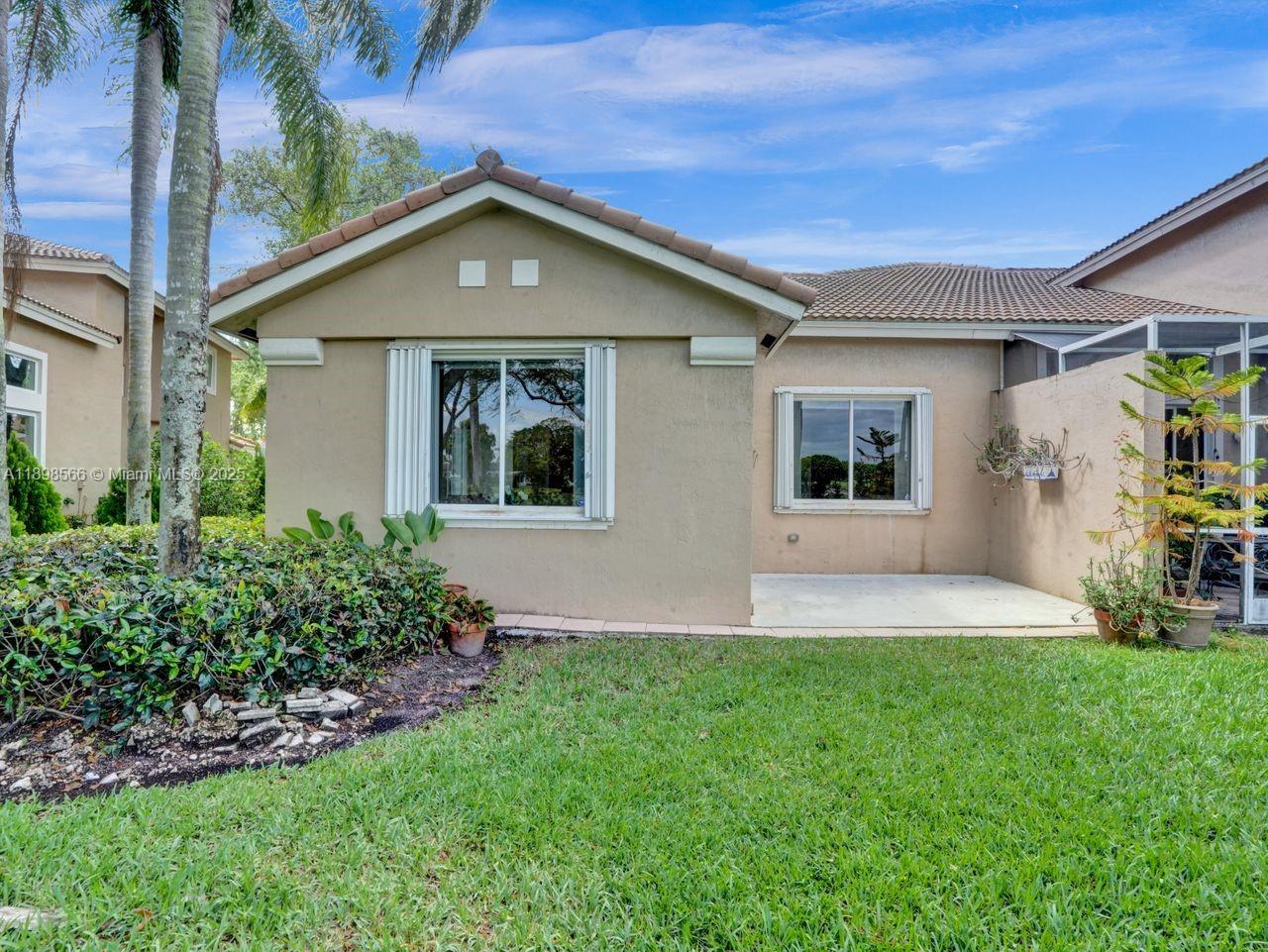 15831 SW 10th St Pembroke Pines, FL 33027