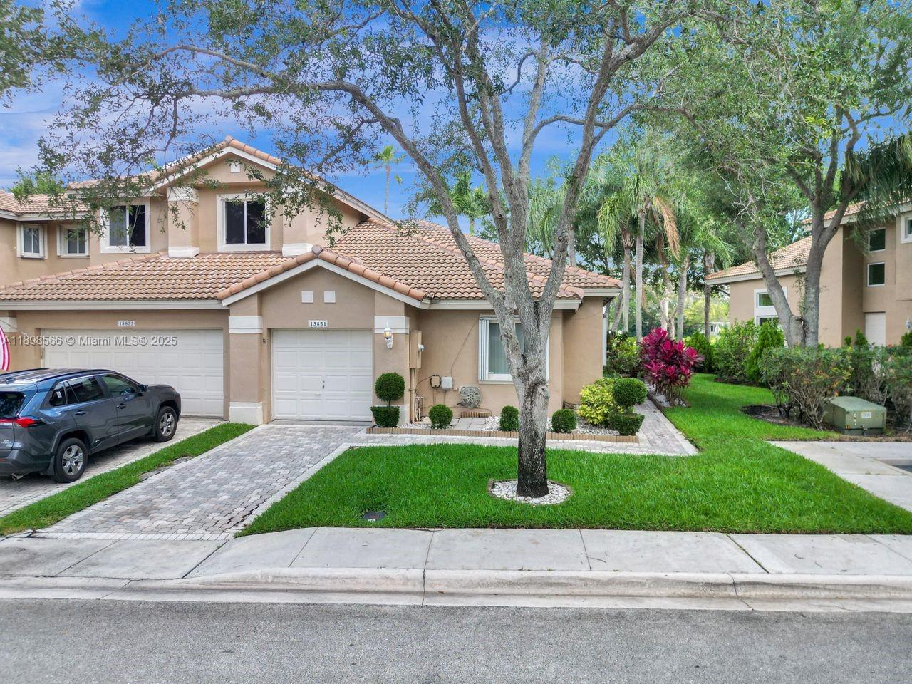 15831 SW 10th St Pembroke Pines, FL 33027