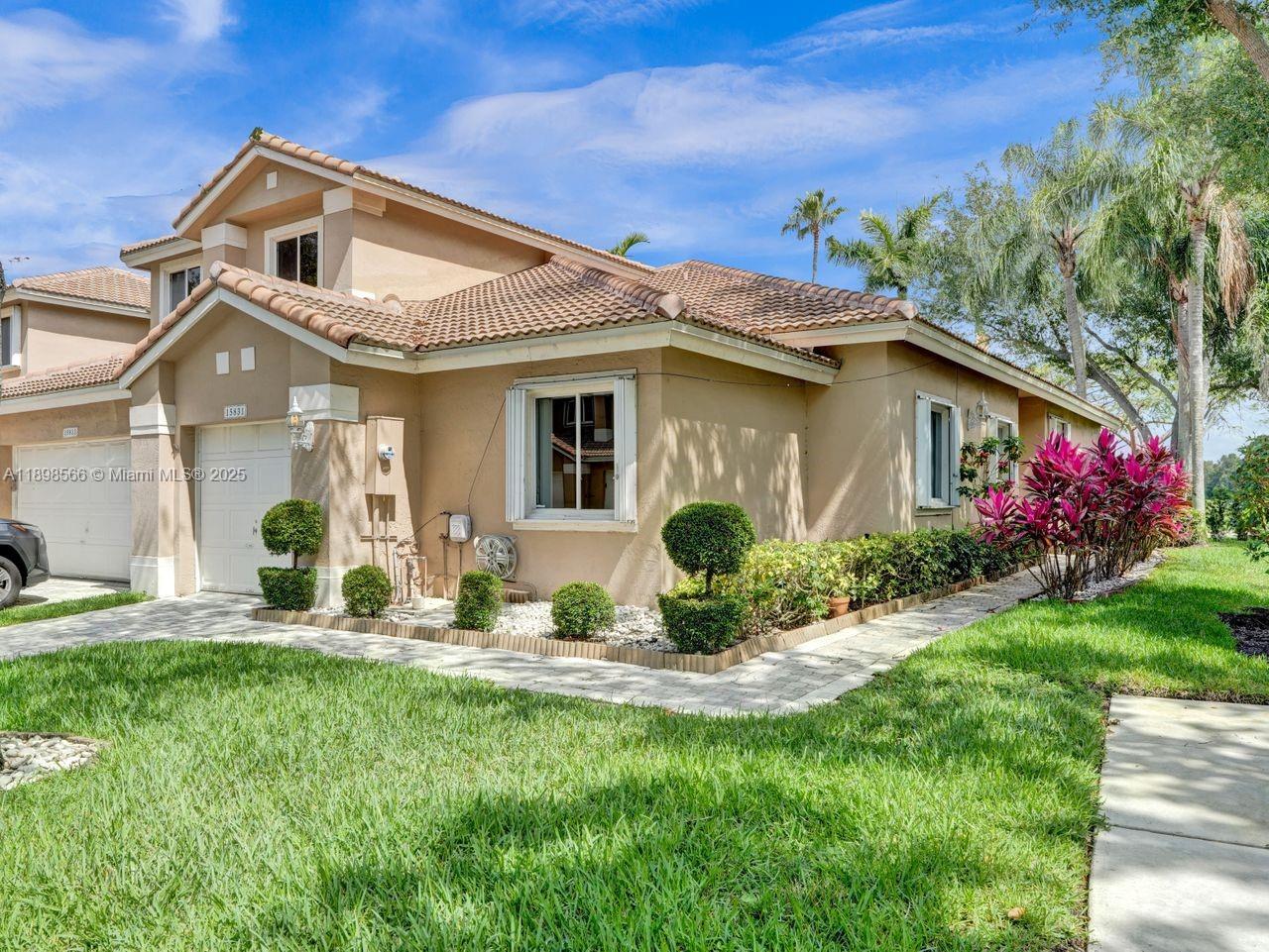 15831 SW 10th St Pembroke Pines, FL 33027