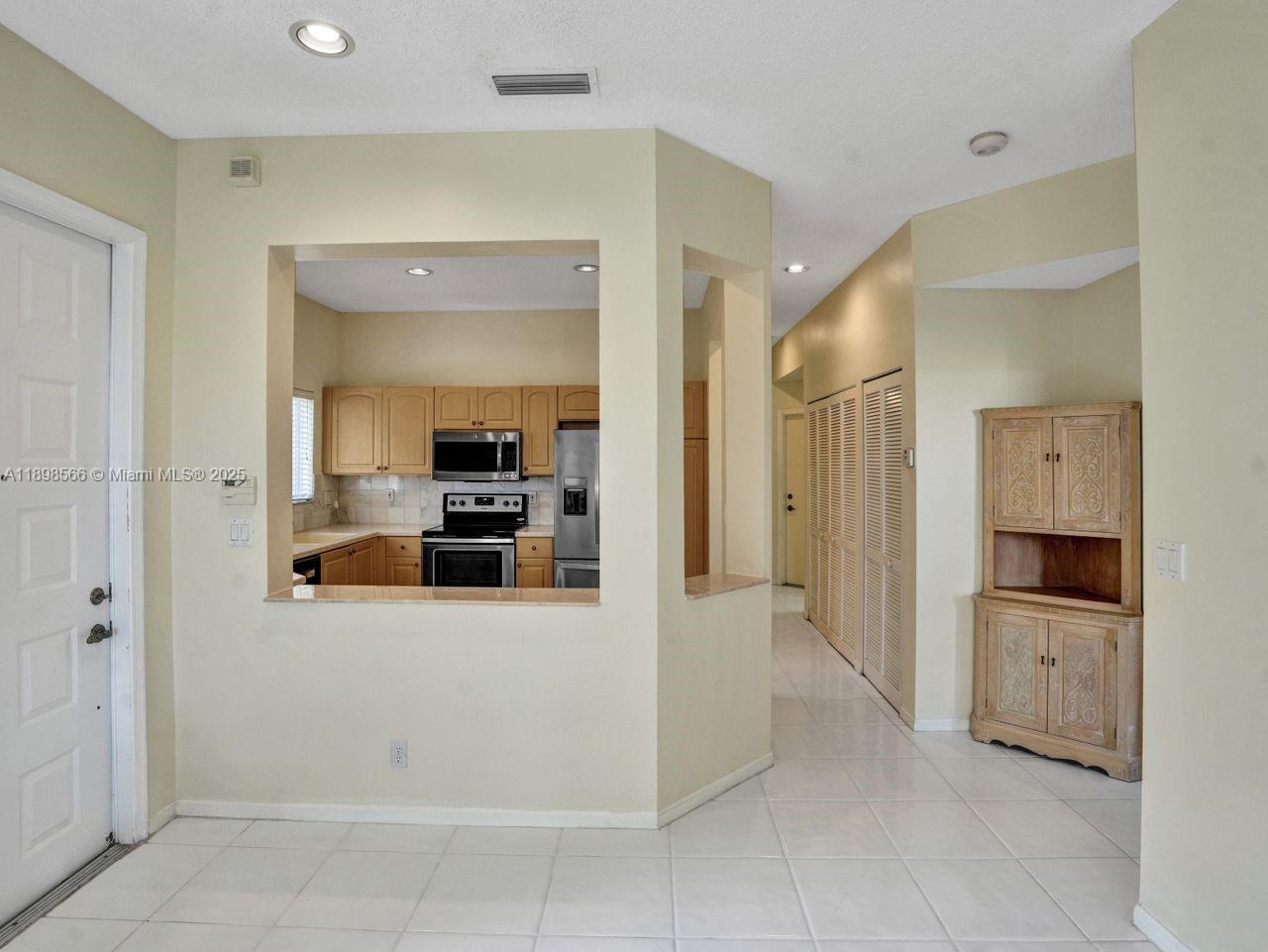 15831 SW 10th St Pembroke Pines, FL 33027