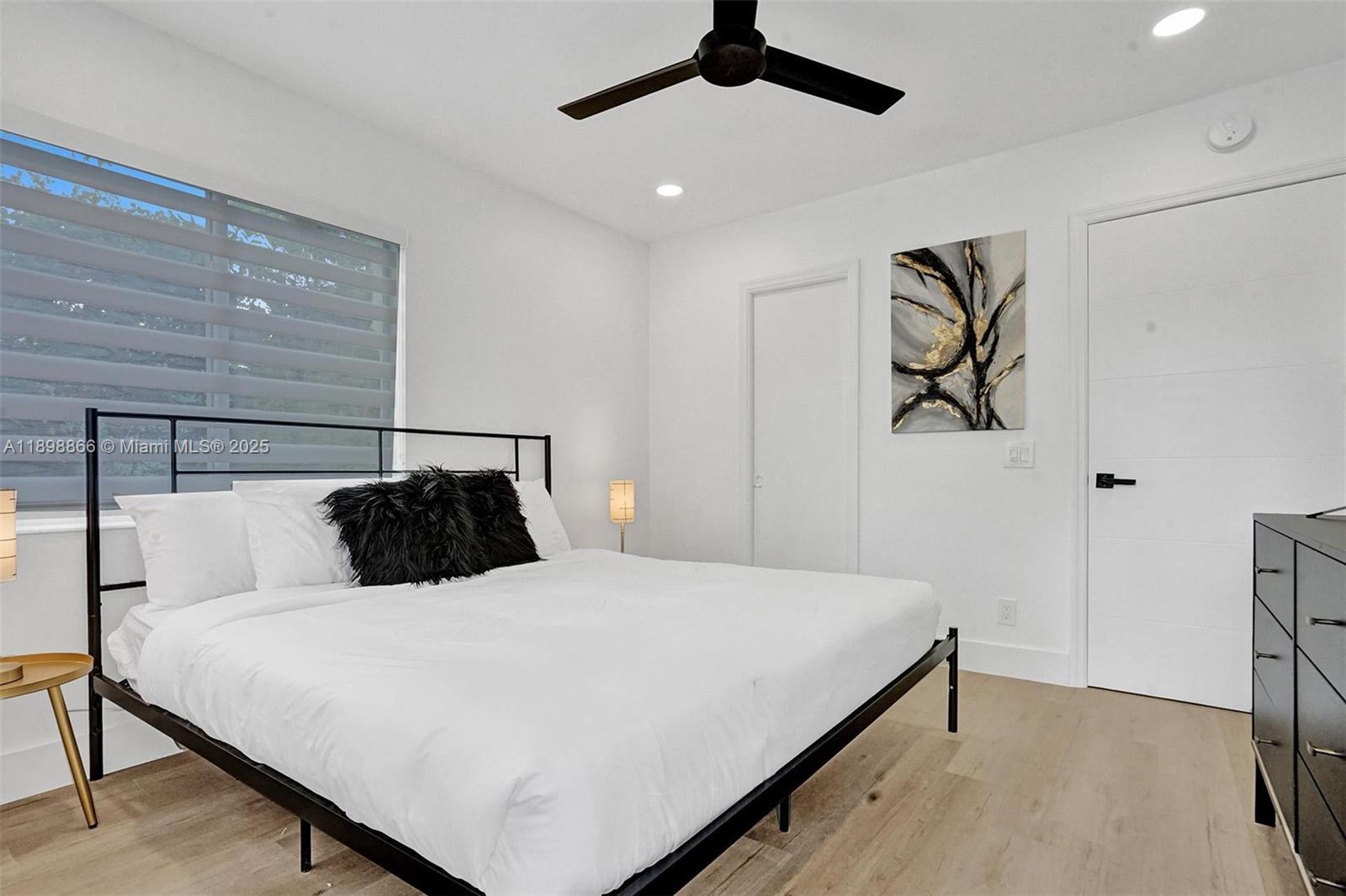 725 Harrison St Hollywood, FL 33019