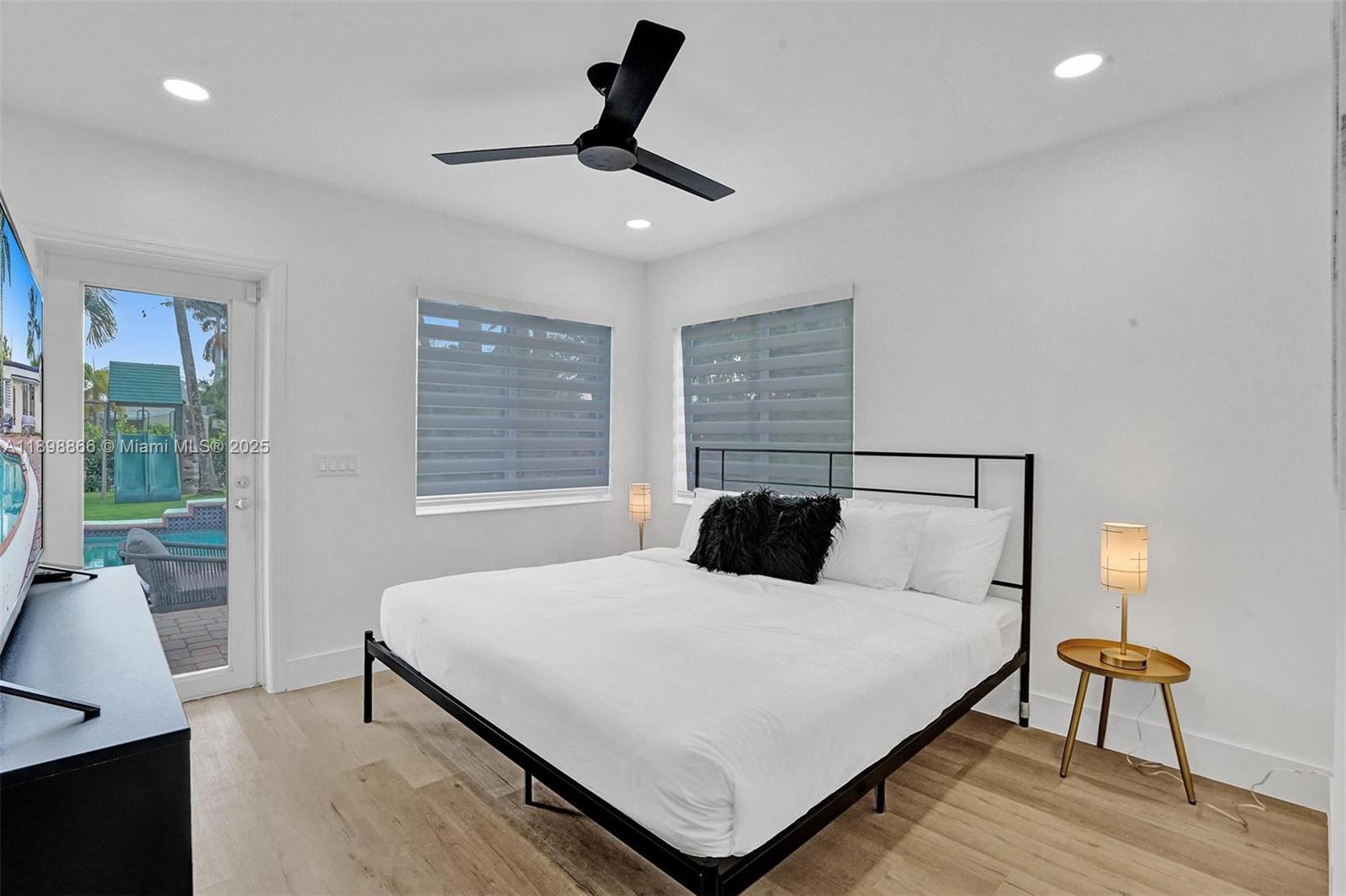 725 Harrison St Hollywood, FL 33019