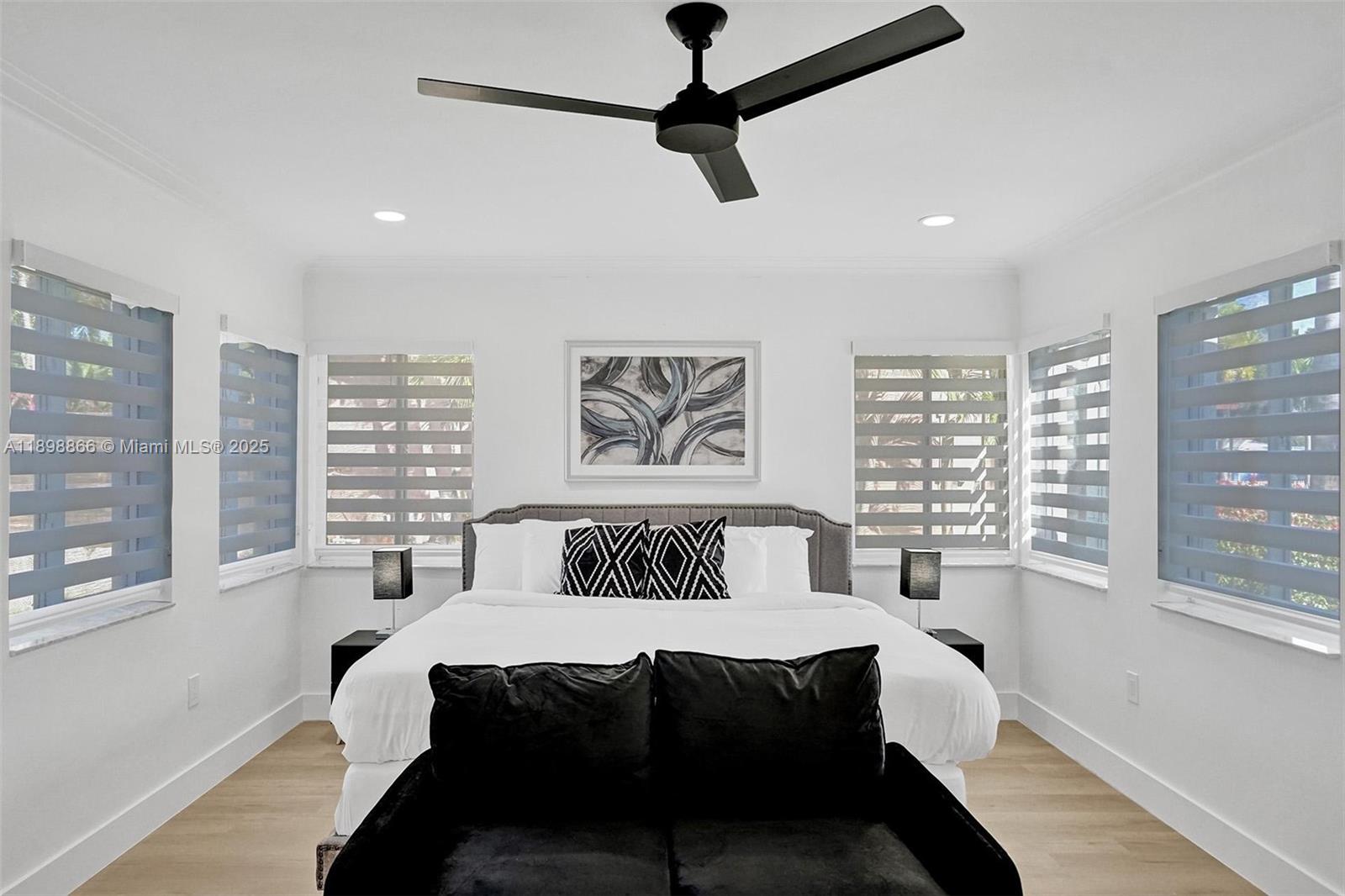 725 Harrison St Hollywood, FL 33019