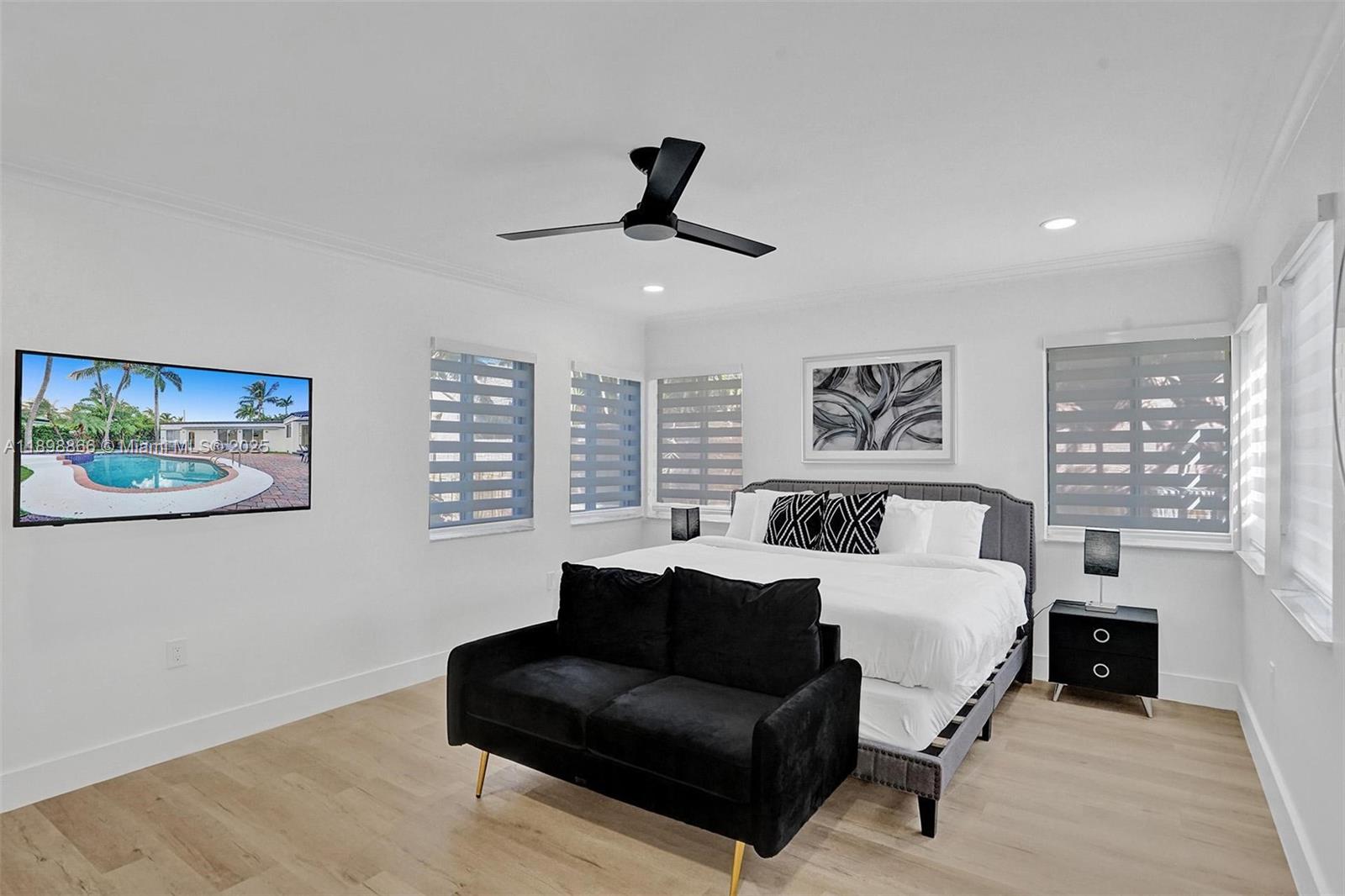 725 Harrison St Hollywood, FL 33019