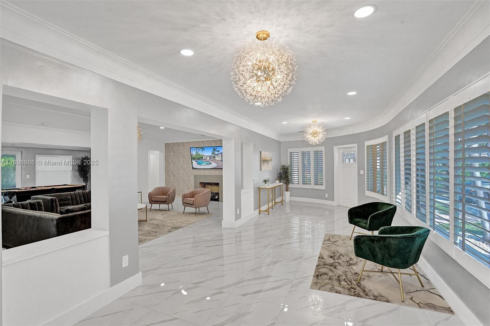 725 Harrison St Hollywood, FL 33019