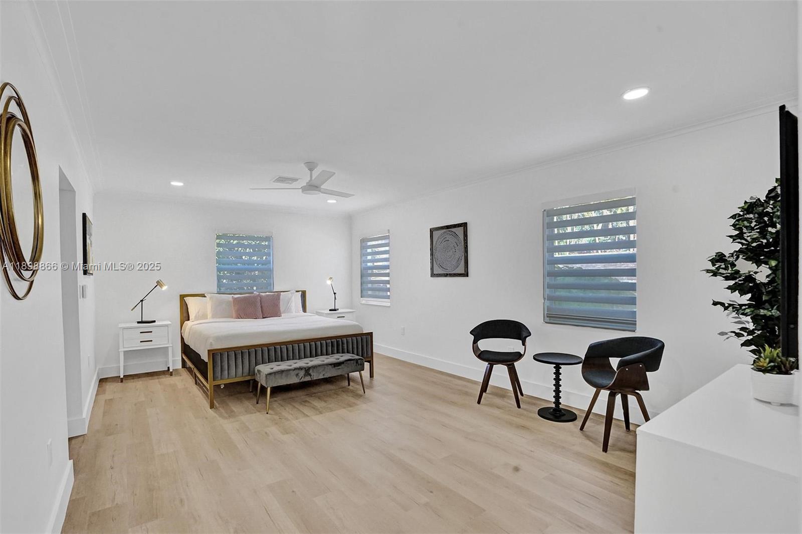 725 Harrison St Hollywood, FL 33019