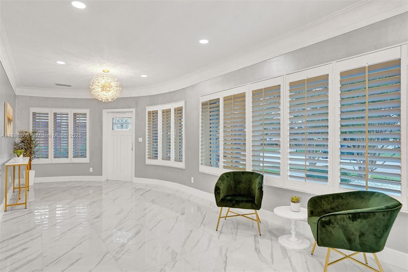 725 Harrison St Hollywood, FL 33019