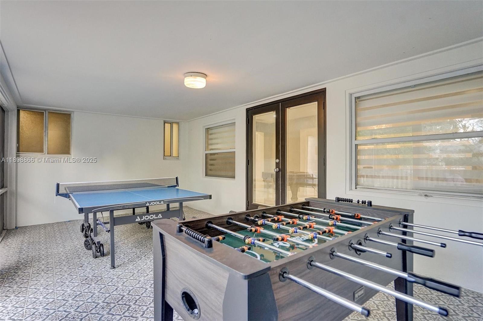 725 Harrison St Hollywood, FL 33019