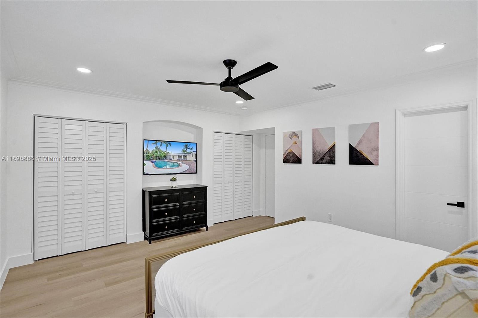 725 Harrison St Hollywood, FL 33019