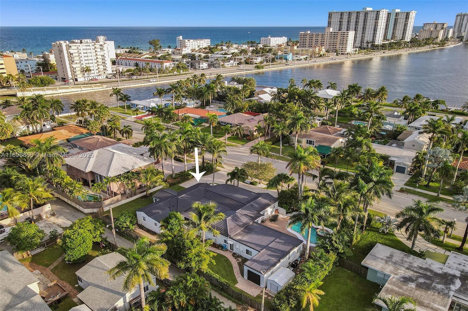 725 Harrison St Hollywood, FL 33019