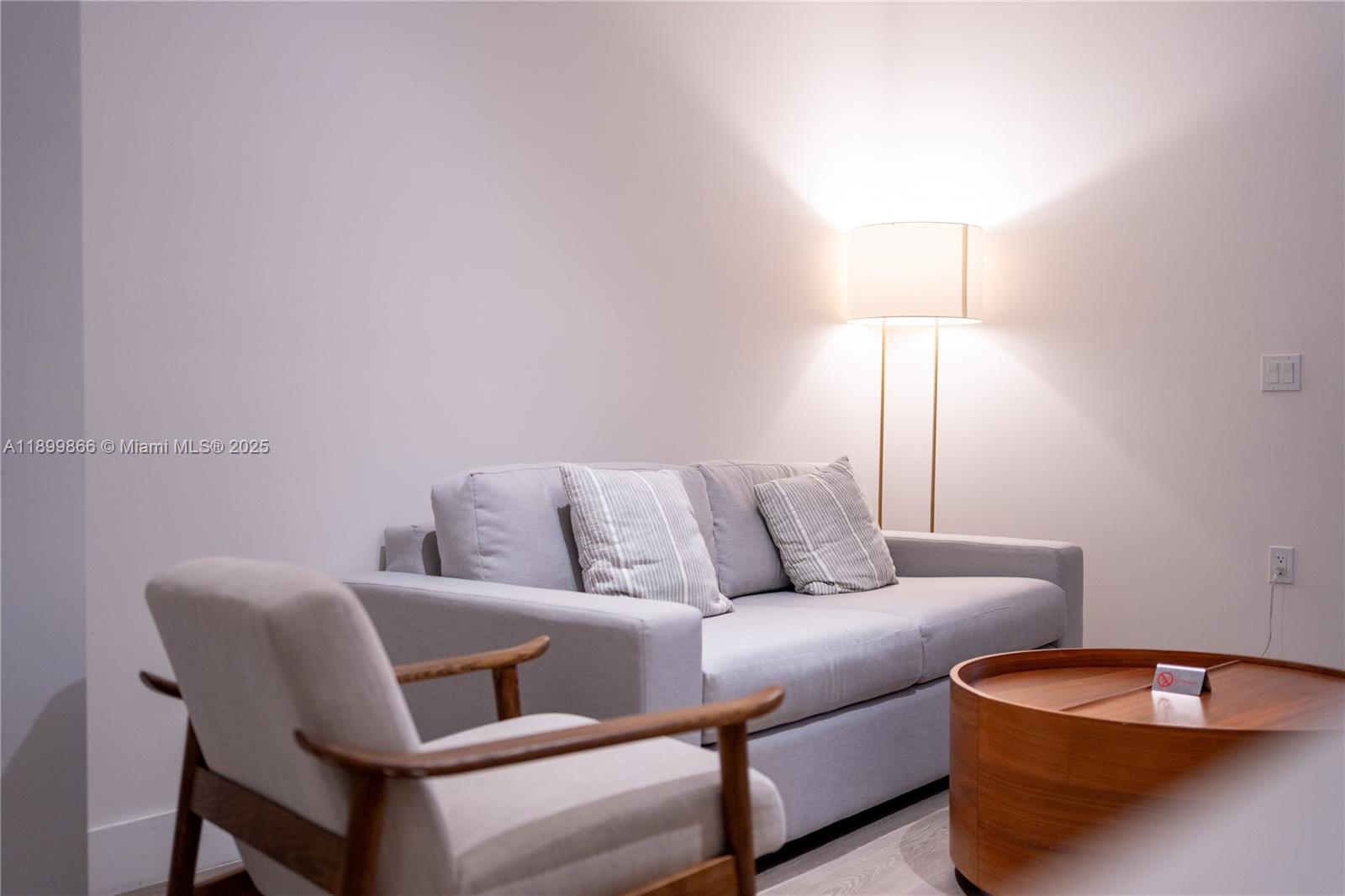 image Smart Brickell12