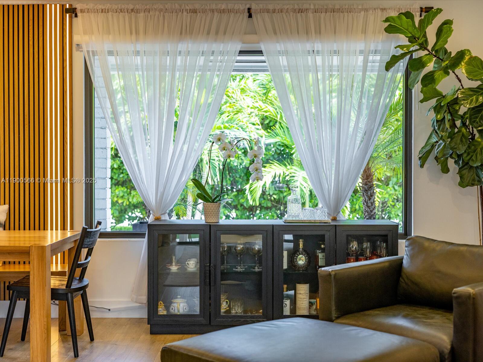 11504 NE 6th Ave Biscayne Park, FL 33161