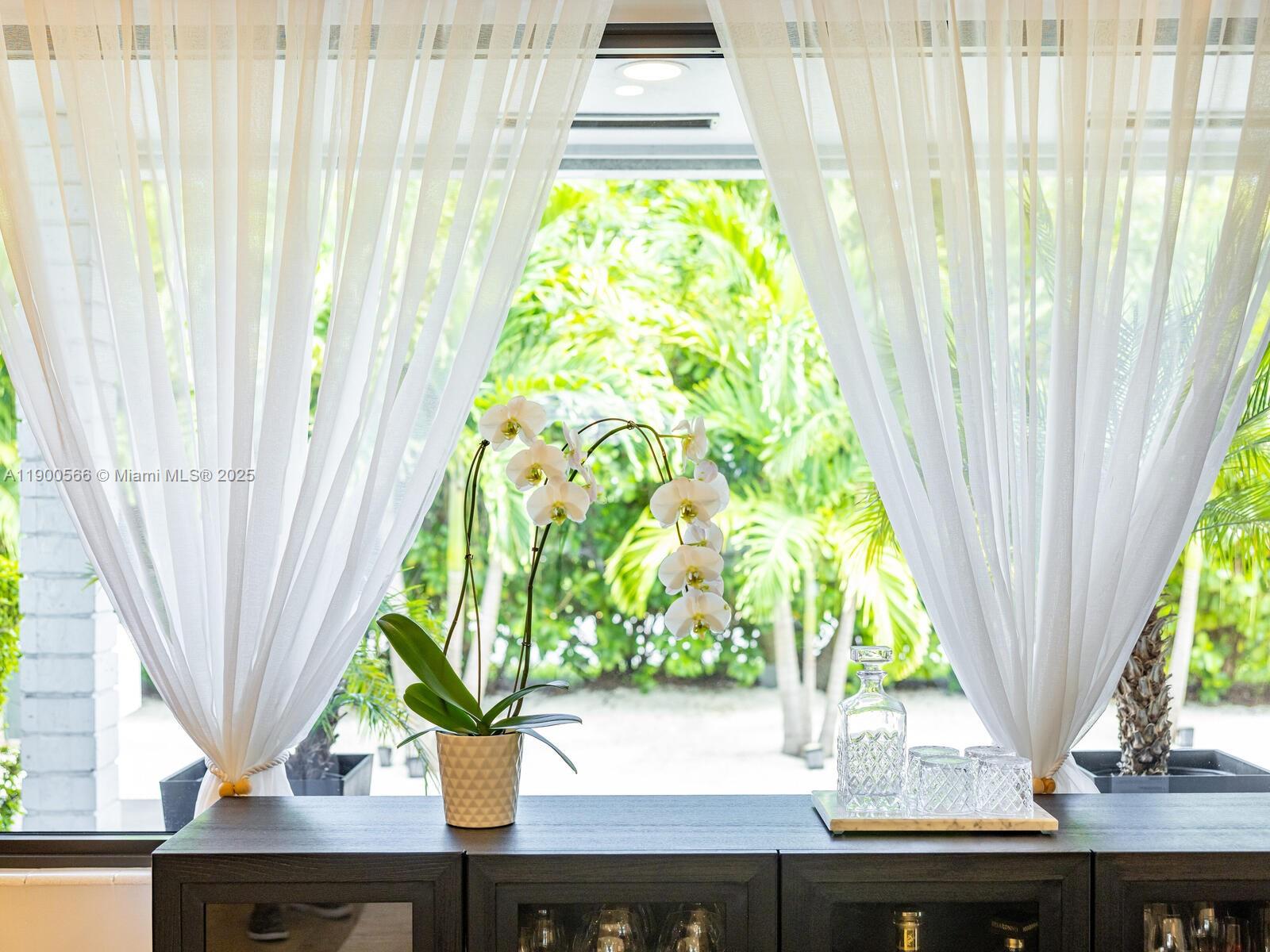 11504 NE 6th Ave Biscayne Park, FL 33161