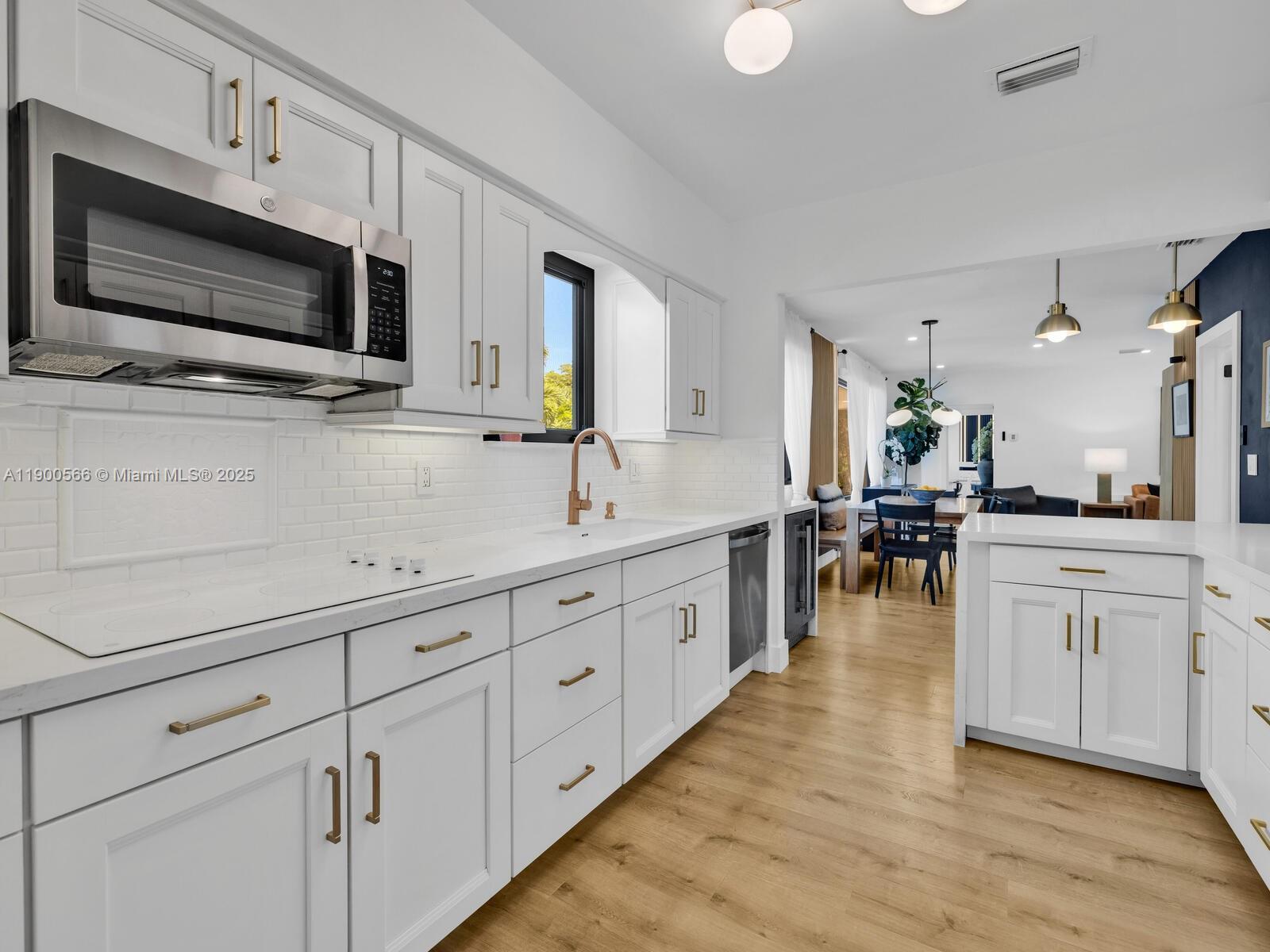 11504 NE 6th Ave Biscayne Park, FL 33161