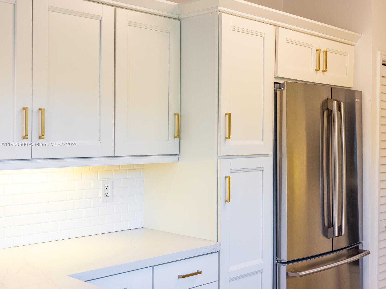 11504 NE 6th Ave Biscayne Park, FL 33161