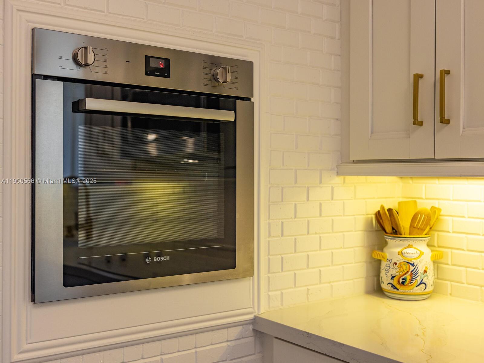 11504 NE 6th Ave Biscayne Park, FL 33161