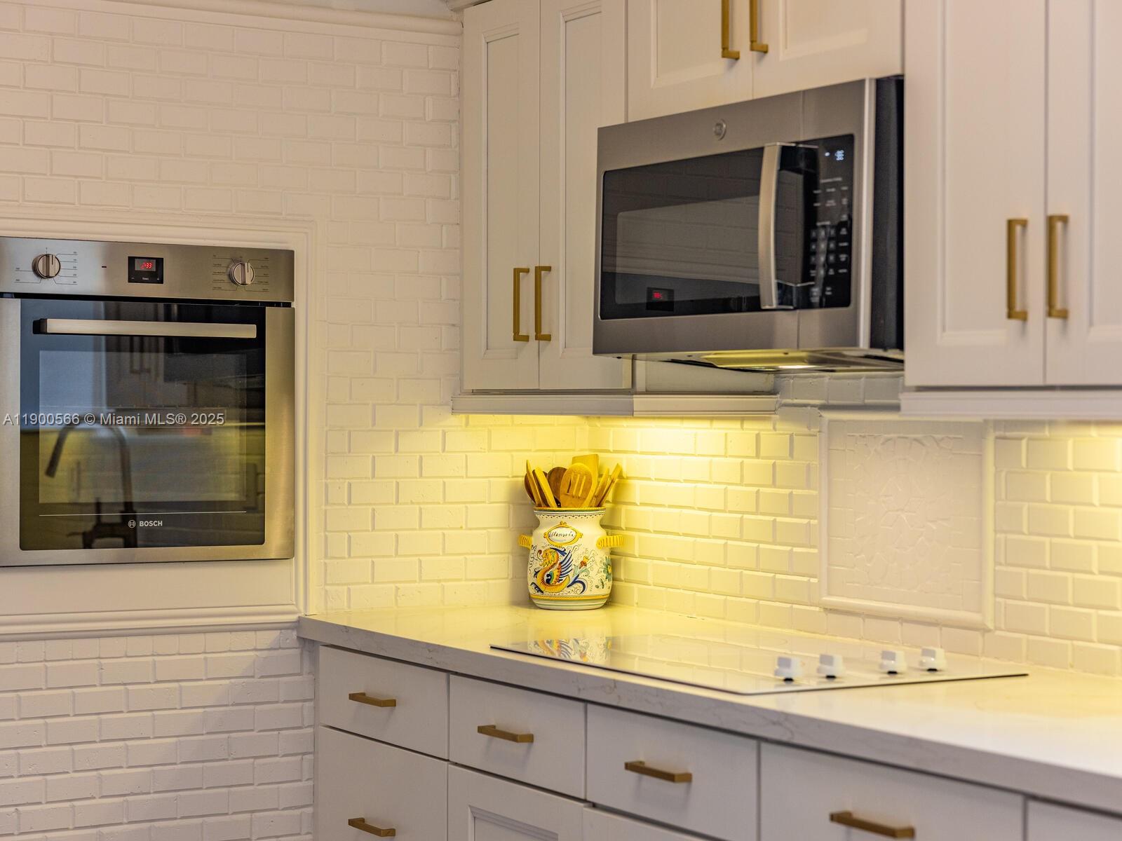 11504 NE 6th Ave Biscayne Park, FL 33161