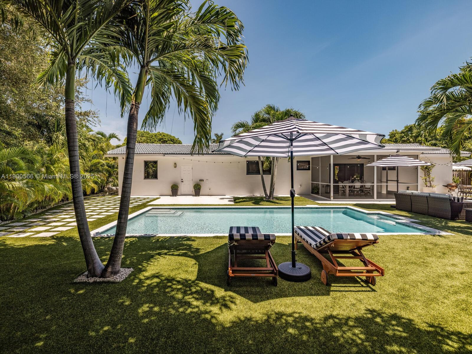 11504 NE 6th Ave Biscayne Park, FL 33161