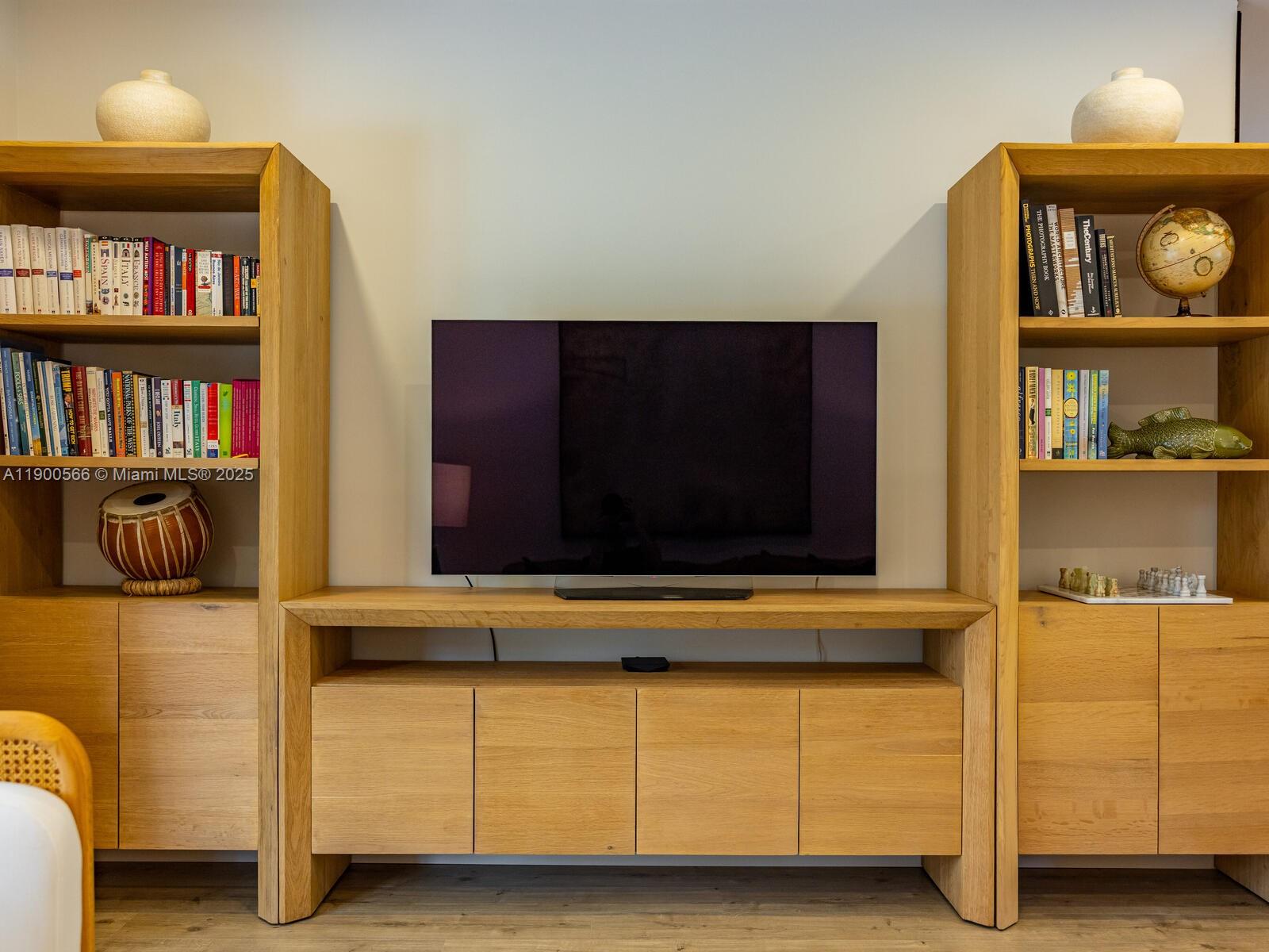 11504 NE 6th Ave Biscayne Park, FL 33161