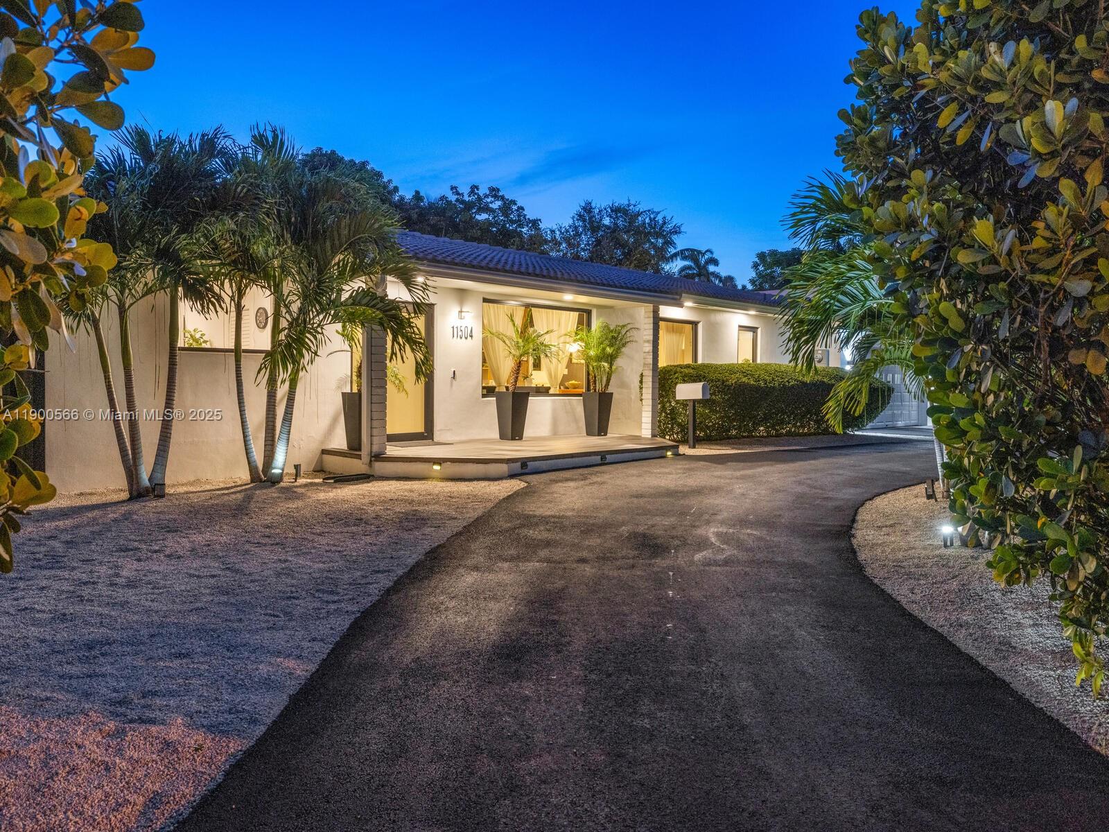 11504 NE 6th Ave Biscayne Park, FL 33161