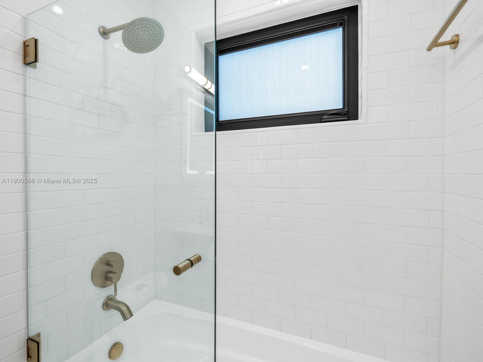 11504 NE 6th Ave Biscayne Park, FL 33161