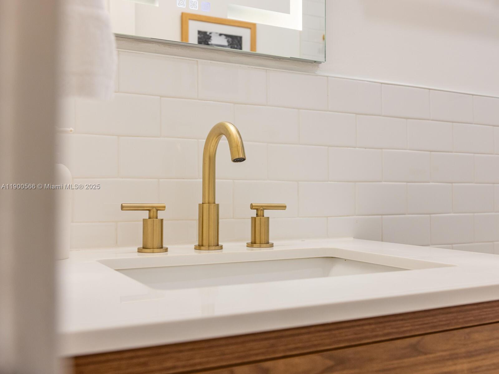 11504 NE 6th Ave Biscayne Park, FL 33161