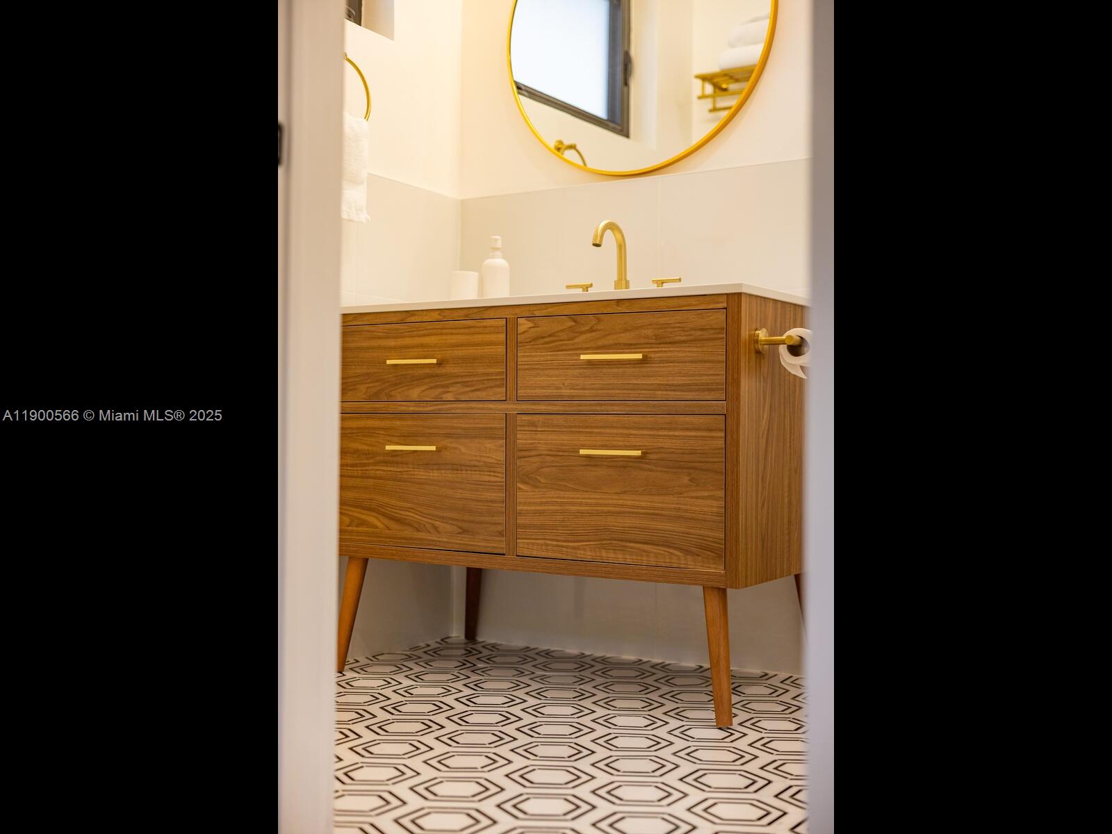 11504 NE 6th Ave Biscayne Park, FL 33161